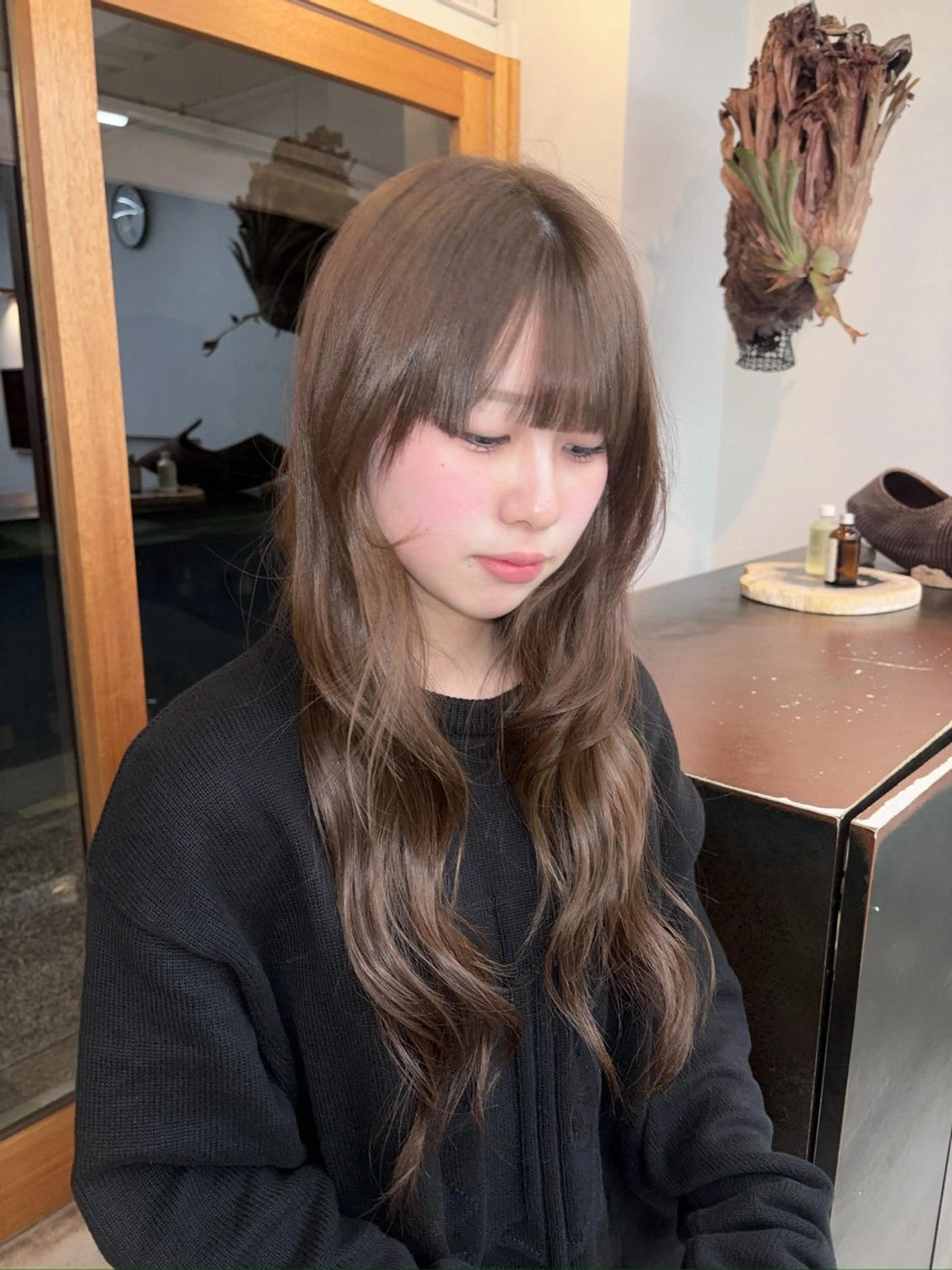 ロング カラー ベージュカラー ダブルカラー ヘアカラー 加瀬 詩音のヘアスタイル