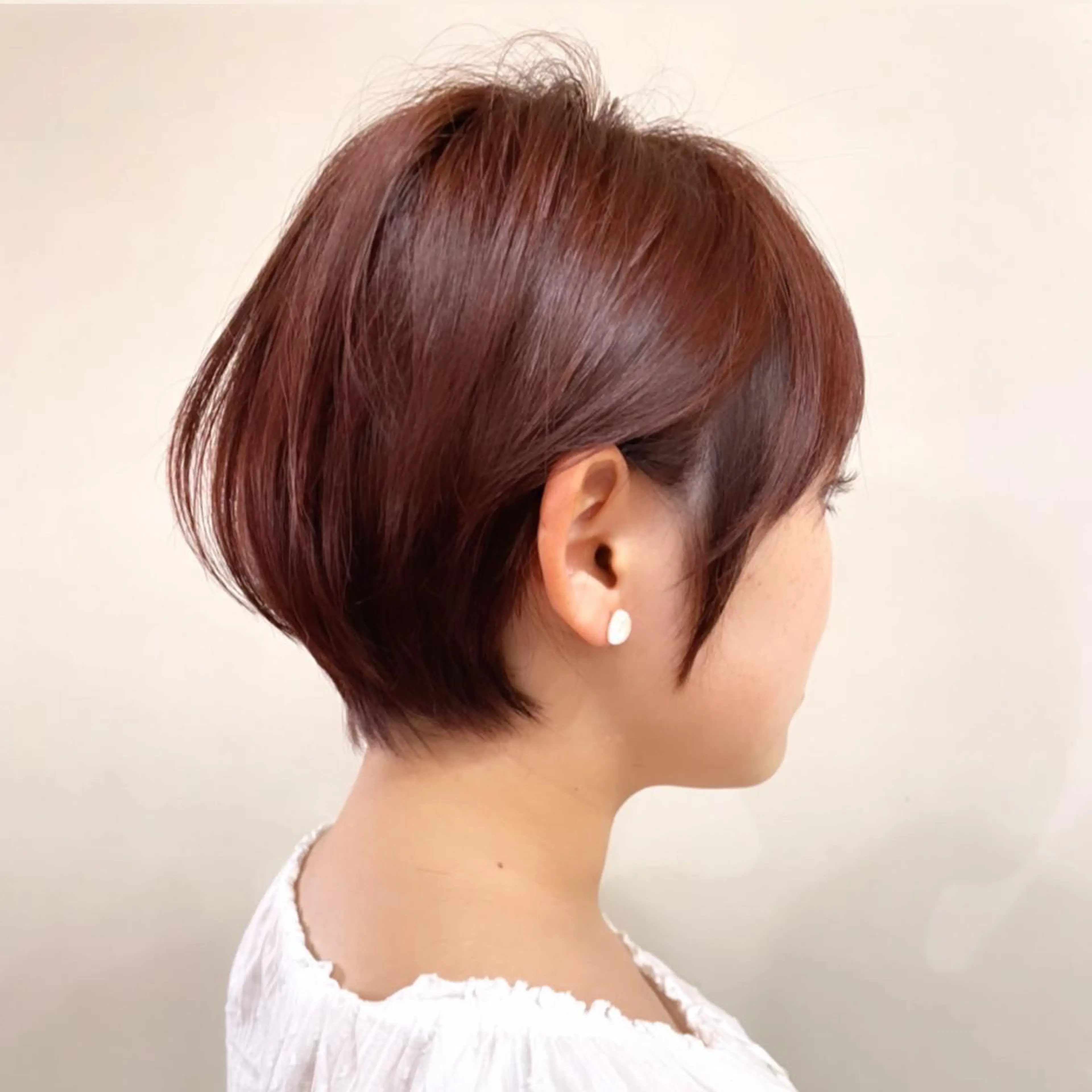 ショート カラー ショートボブ ハンサムショート 丸みショート デザインカラー ハイライトカラー ヘアカラー トリートメント 京都大人女性ショート 徒歩1分/秋山のヘアスタイル