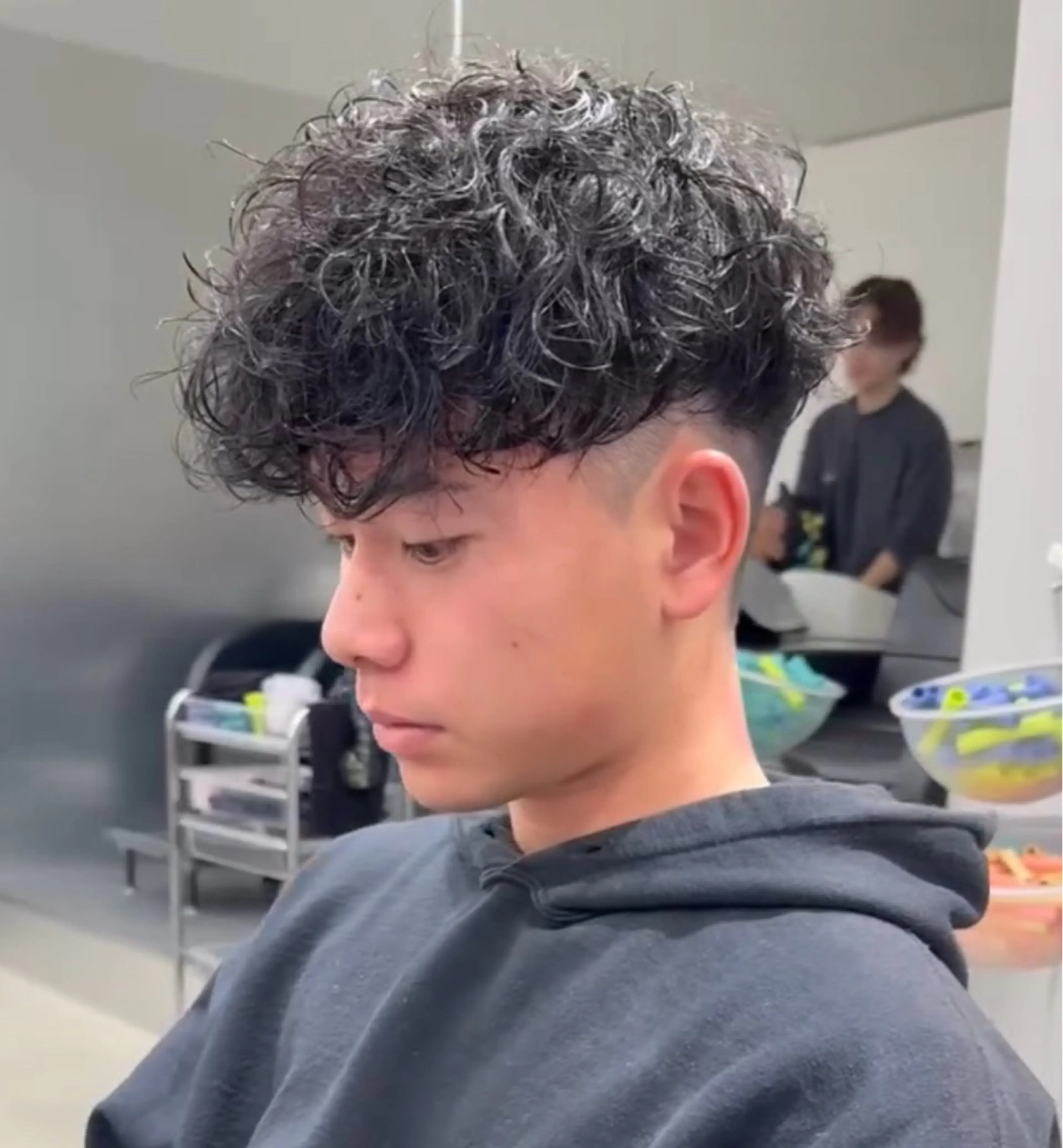 ショート カラー パーマ メンズ キッズ スペインカール 栄💗レイヤーカット ｜パーマ｜haruのヘアスタイル