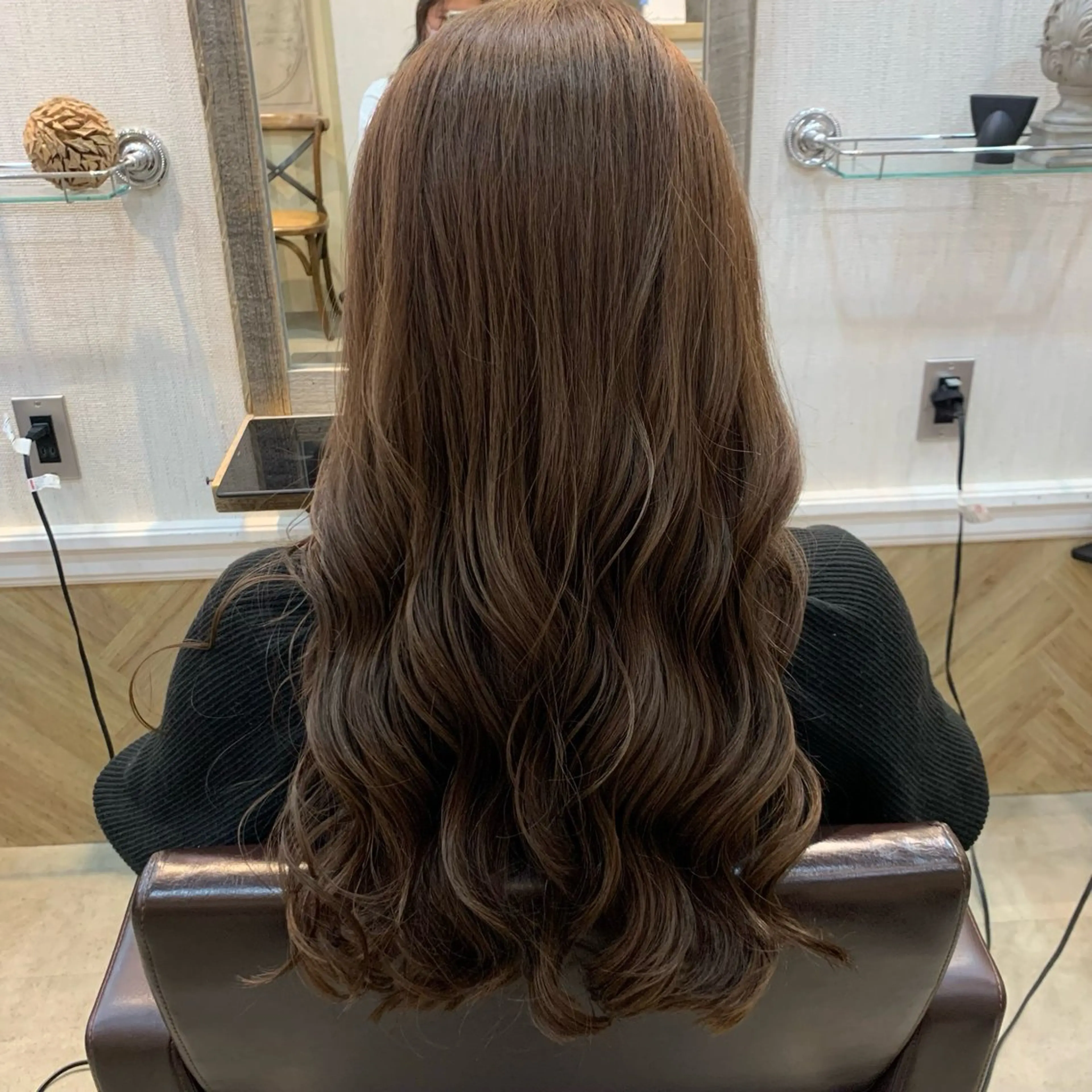 カラー 綱島☁️ 島崎愛里のヘアスタイル