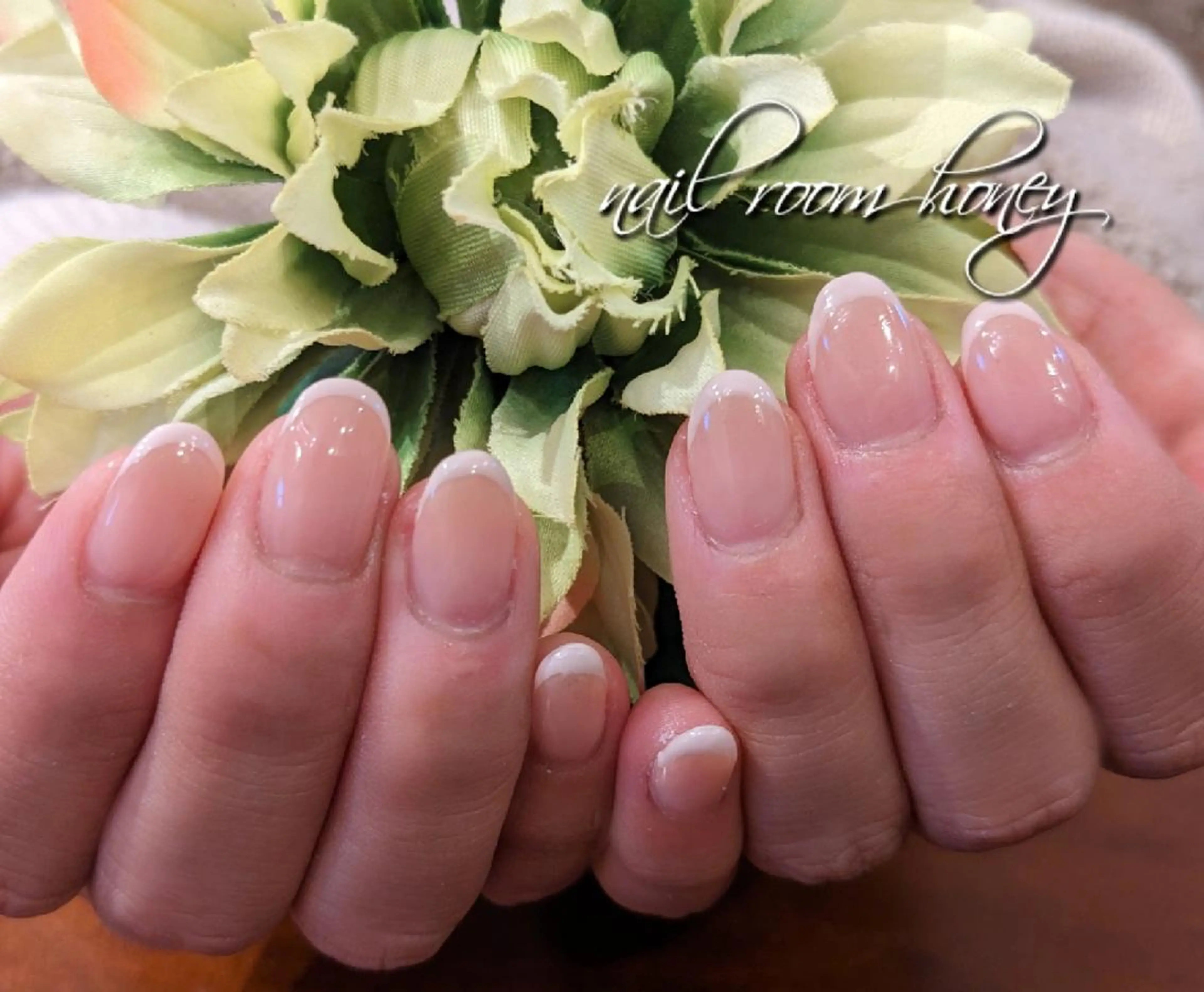 ネイル フレンチネイル オフィスネイル シンプルネイル nail room  honeyのネイルデザイン