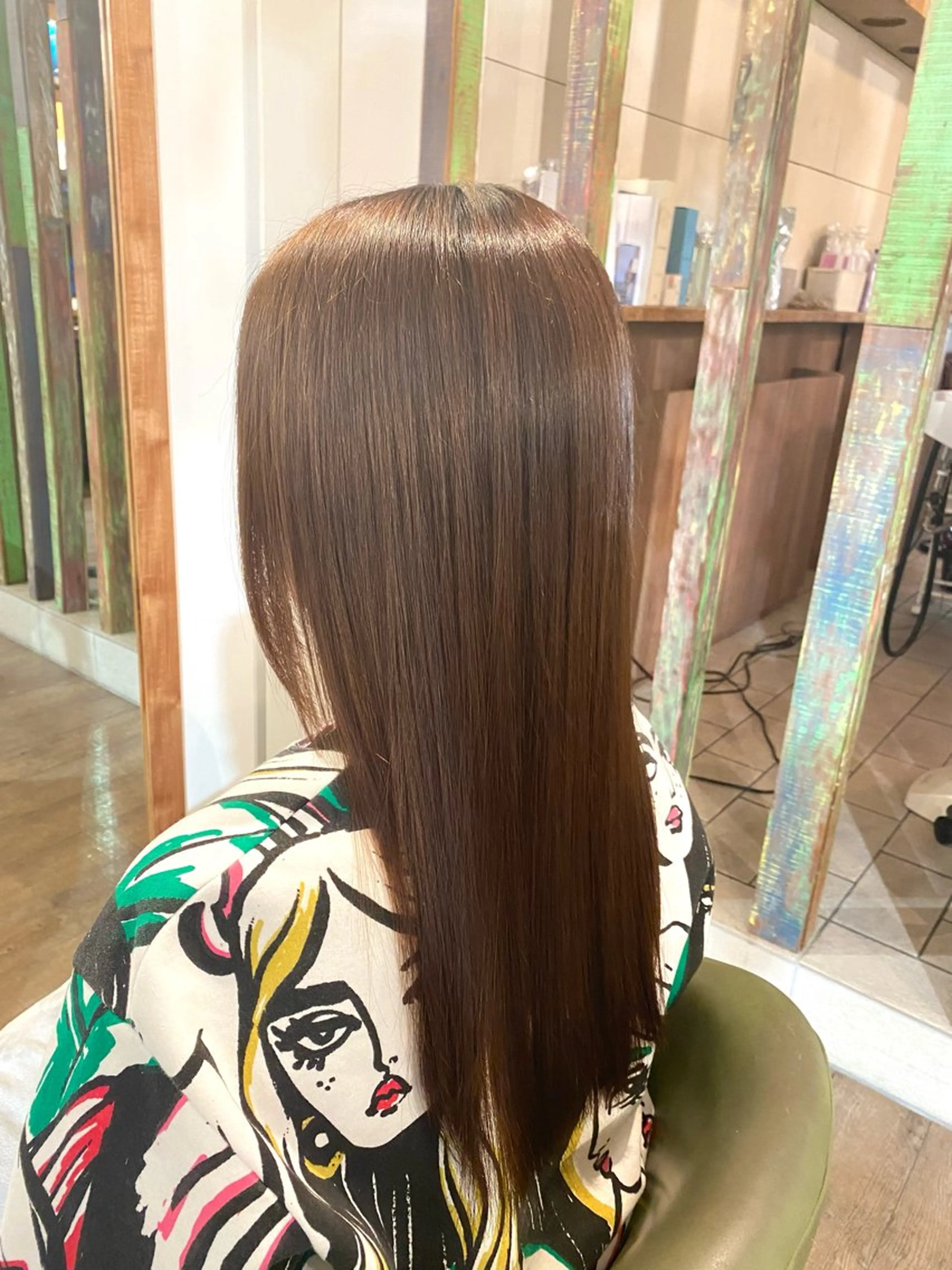 ロング 白上 愛佳のヘアスタイル