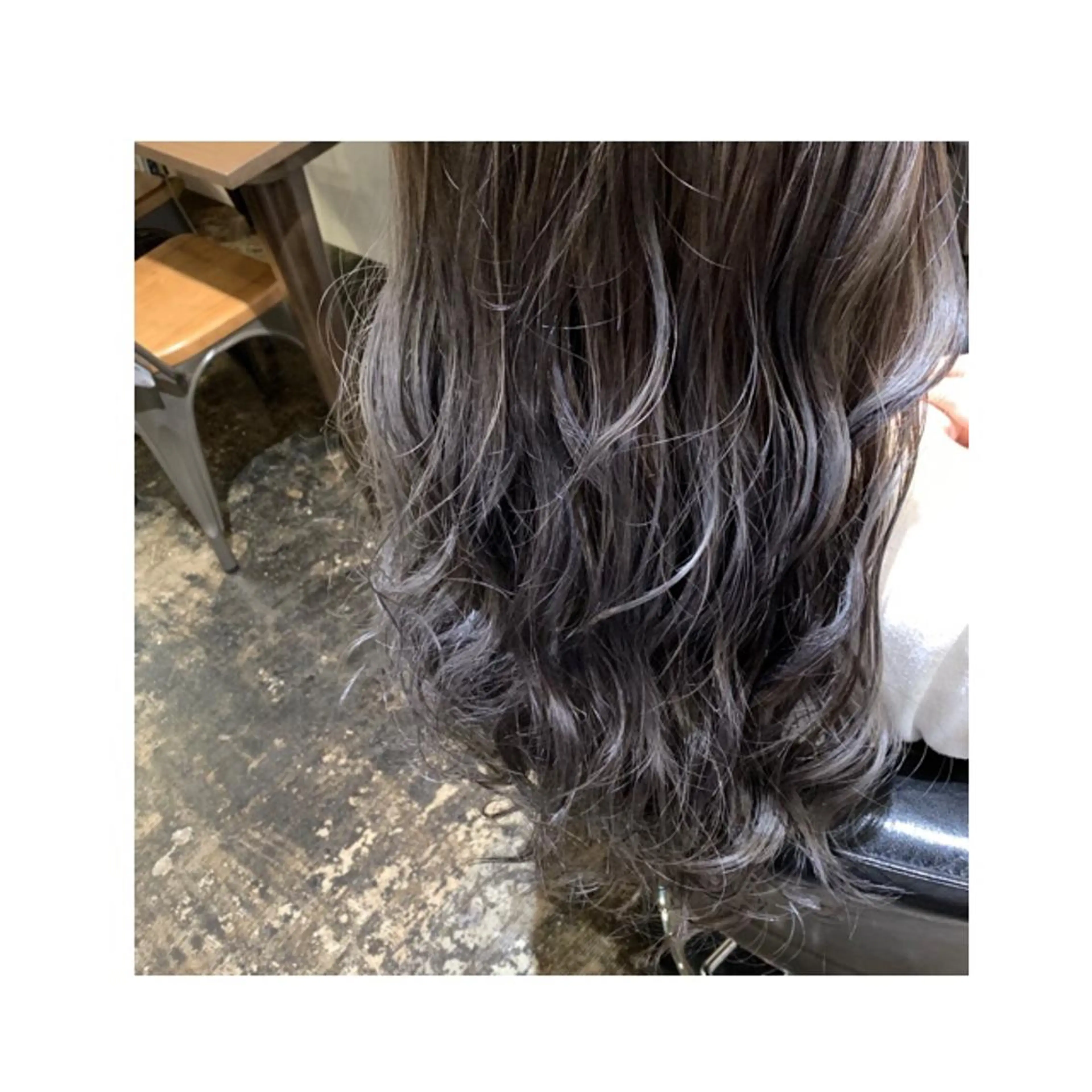 ロング カラー UMEDA FIGAROのヘアスタイル
