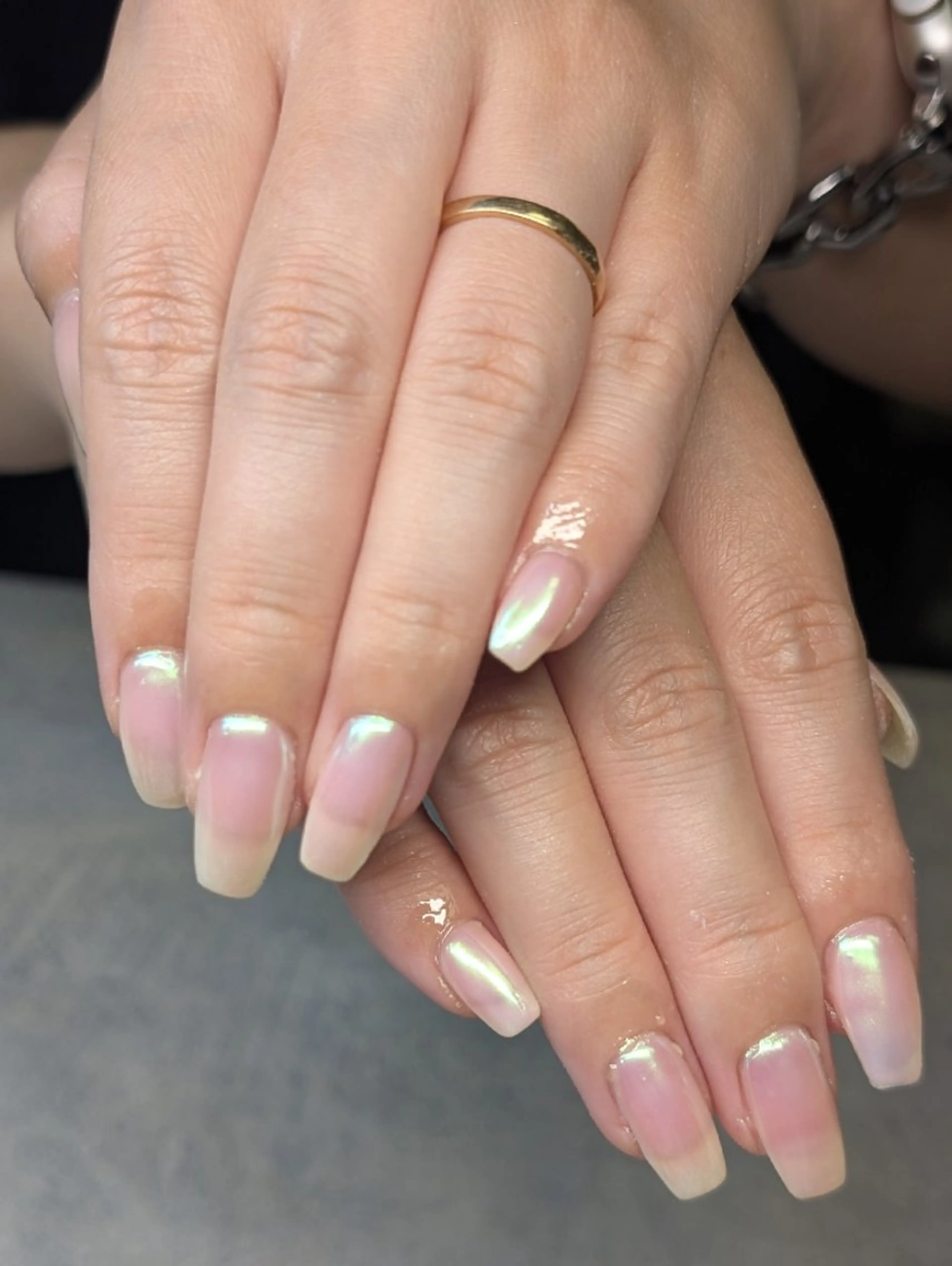 ネイル ミラーネイル ワンカラーネイル ハンドネイル miwa🌿 .fのネイルデザイン