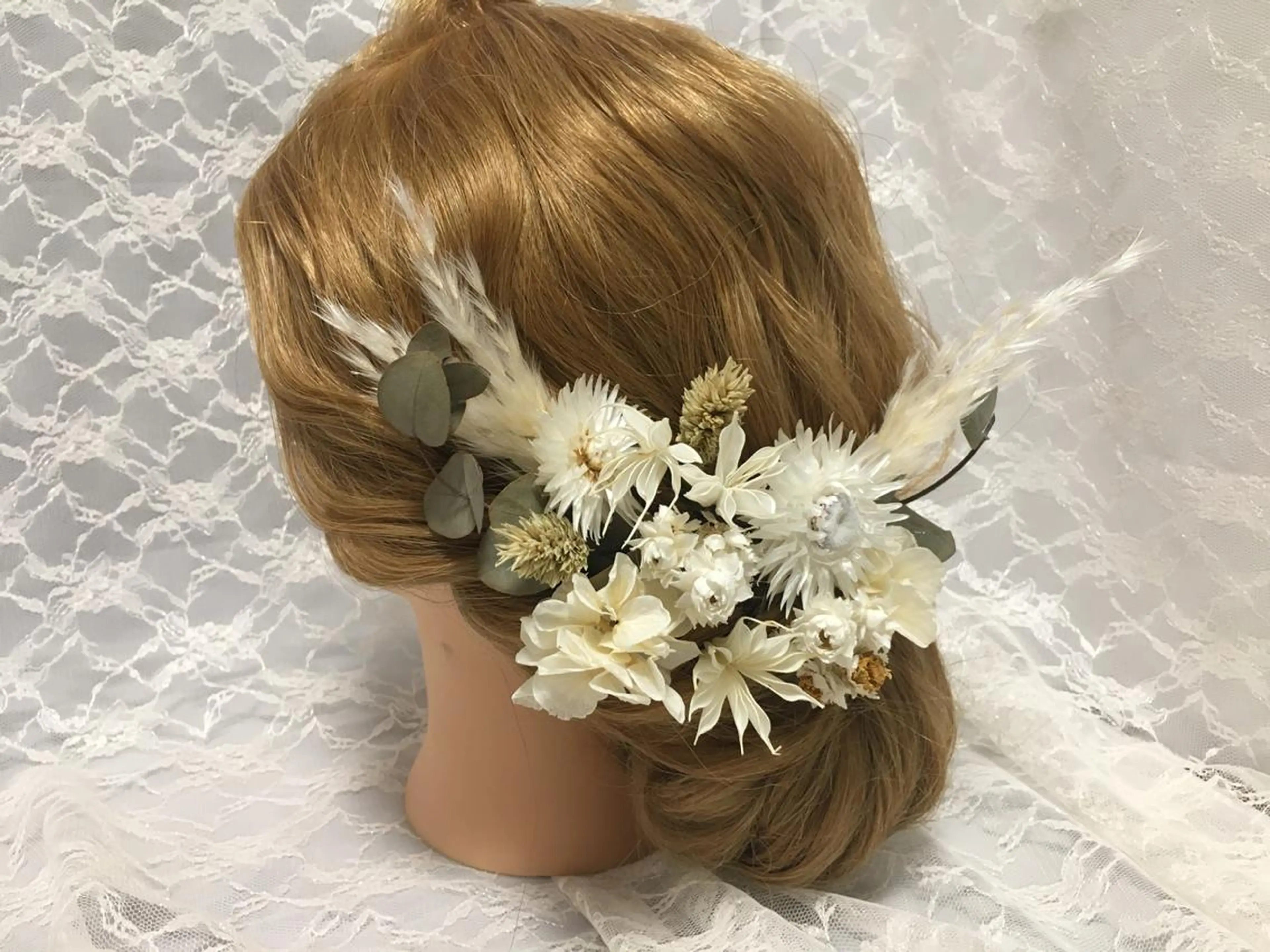 ミディアム ヘアアレンジ 成人式 結婚式・ブライダル 卒業式のヘアスタイル 髪飾り ヘアアンドメイクムタ 新居のヘアスタイル