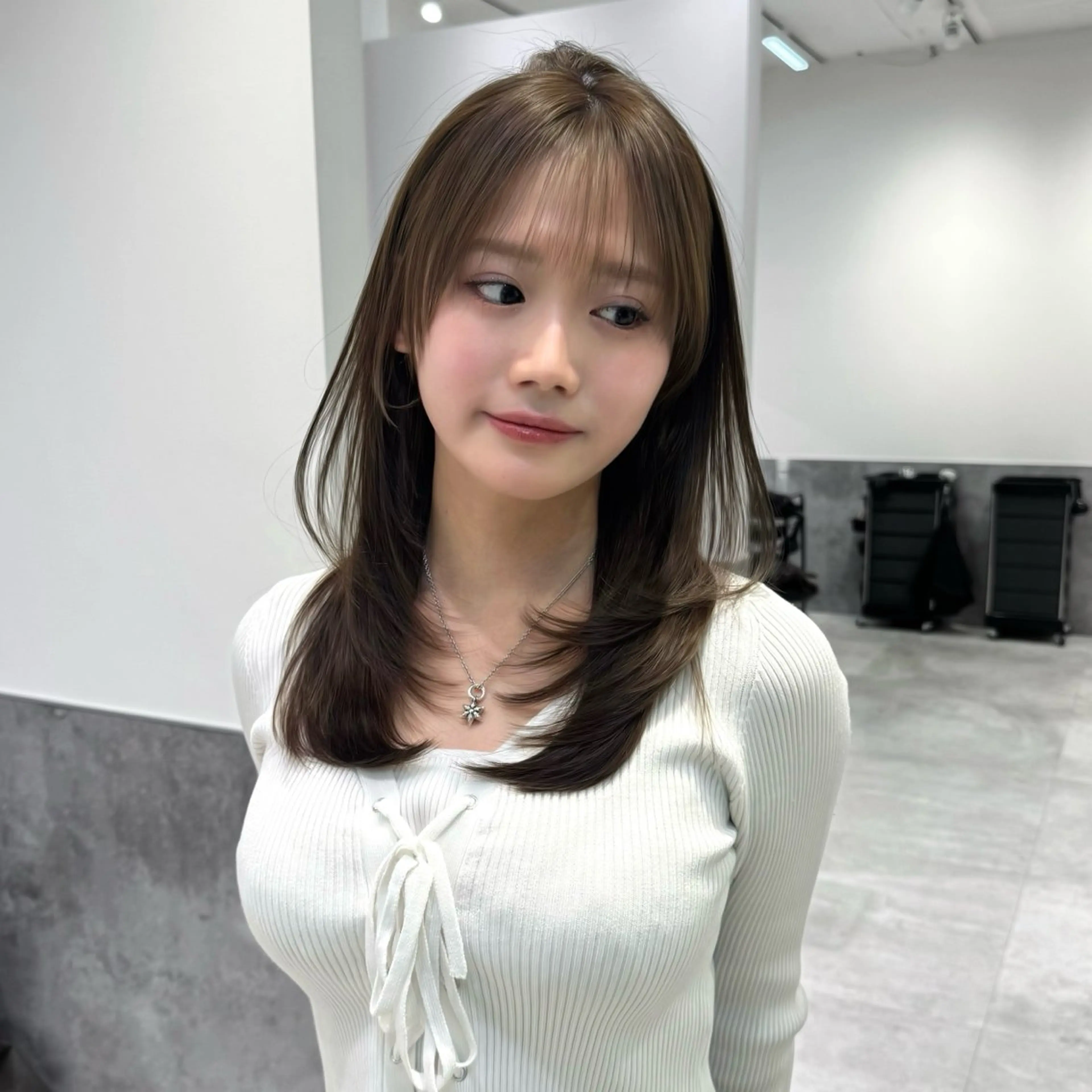 ロング カラー 透明感カラー グレージュ 顔周りカット レイヤーカット カット ヘアカラー トリートメント 韓国系支持率No.1 レイヤー特化/きょうのヘアスタイル