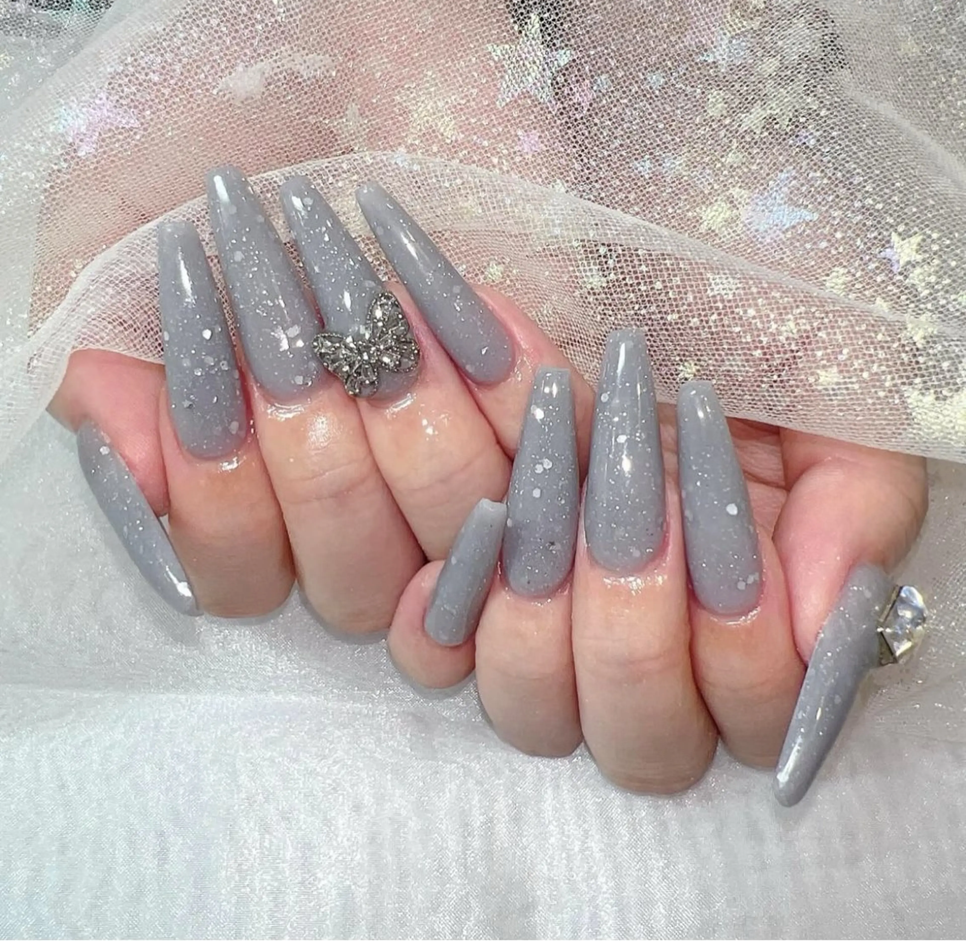 ロング ハンドネイル Pio Mielのネイルデザイン