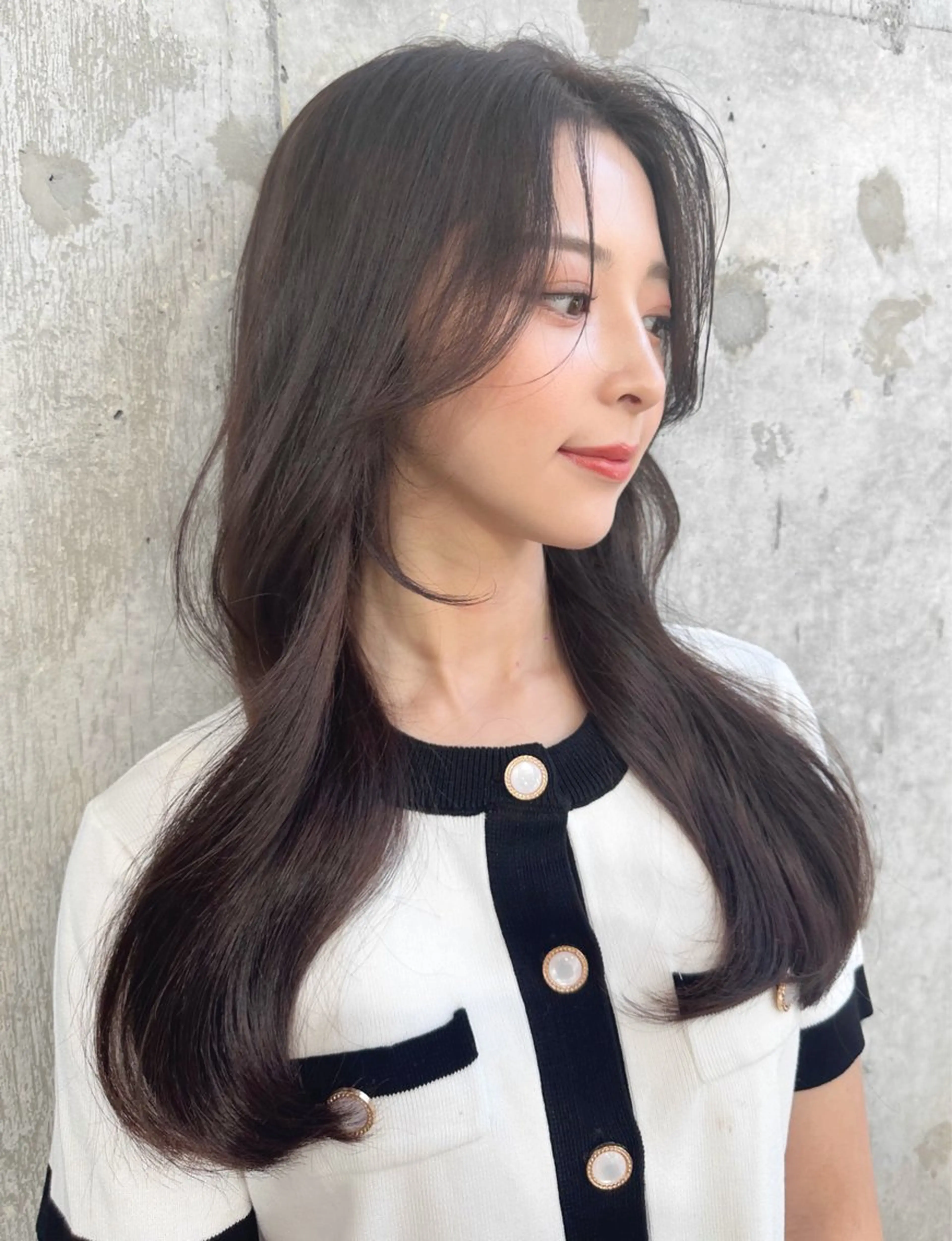 ミディアム カラー ブリーチ ケアカラー ブリーチなしカラー レイヤーカット トリートメント カット ヘアカラー トリートメント ヘッドスパ ヘアセット 新宿/韓国レイヤー 髪質改善カラー/角所のヘアスタイル