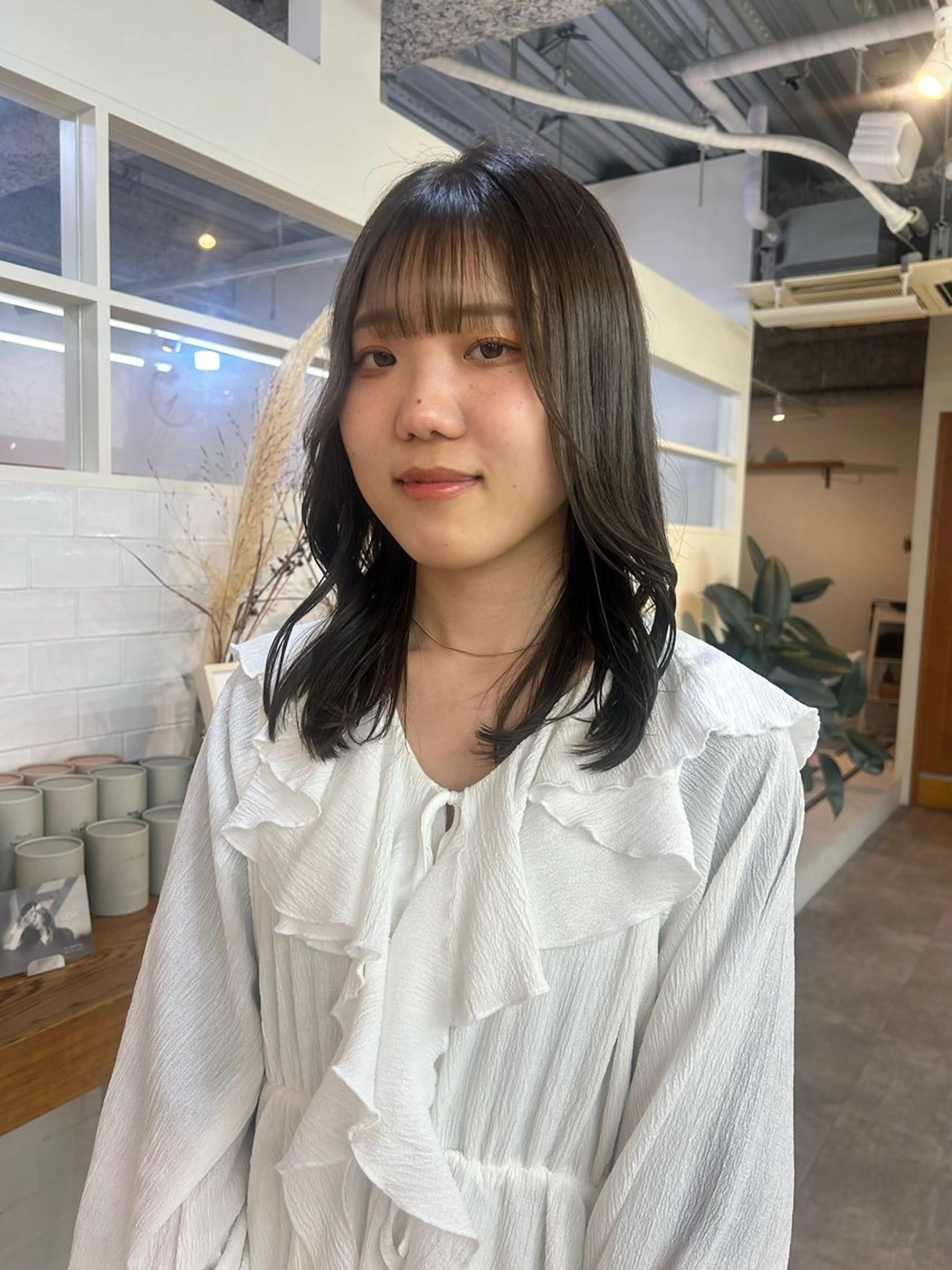 ミディアム 顔周りカット yumeka🩶ボブ 暖色/透け感カラーのヘアスタイル