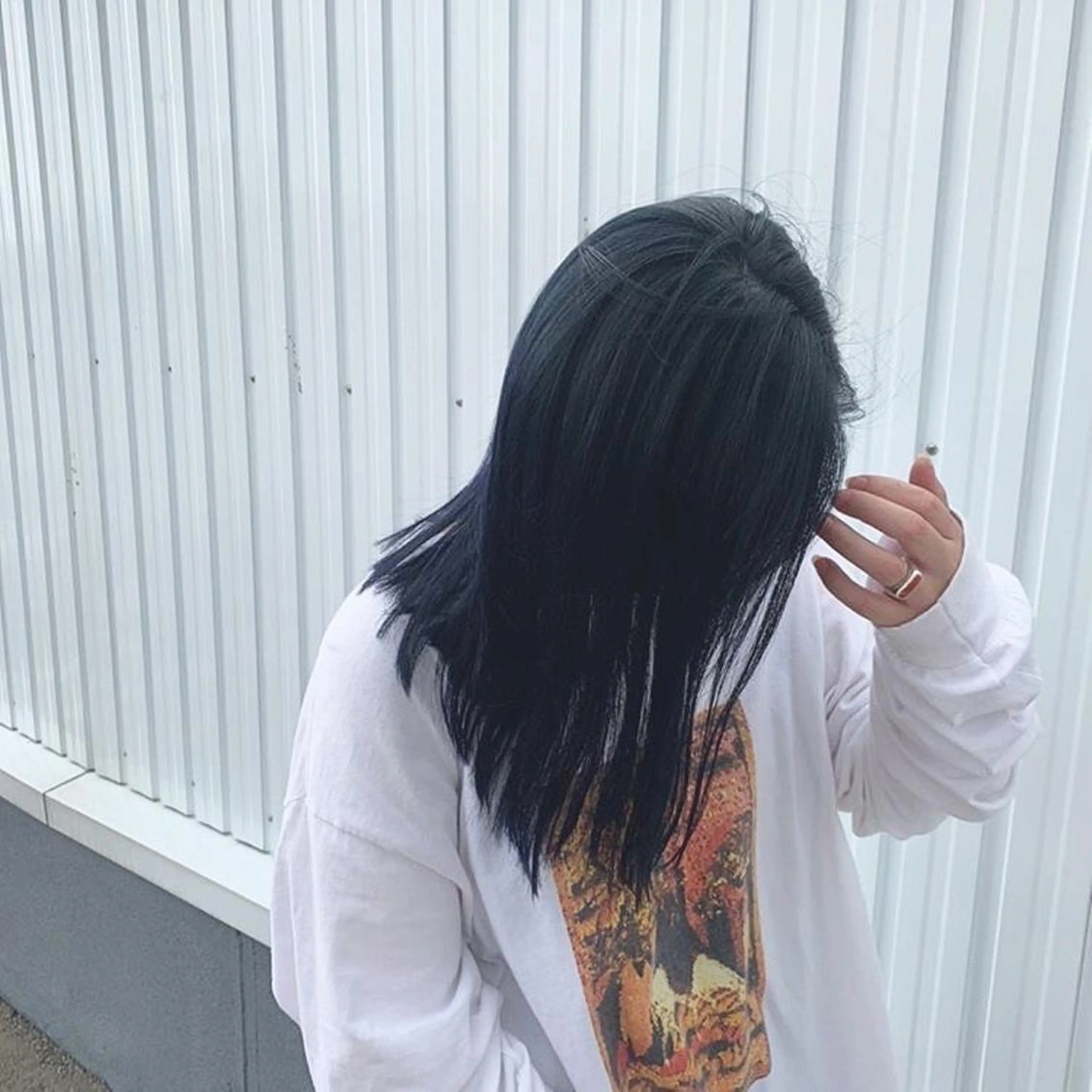 ミディアム カラー 黒髪 ネイビーカラー ヘアカラー トリートメント 高見澤 優のヘアスタイル