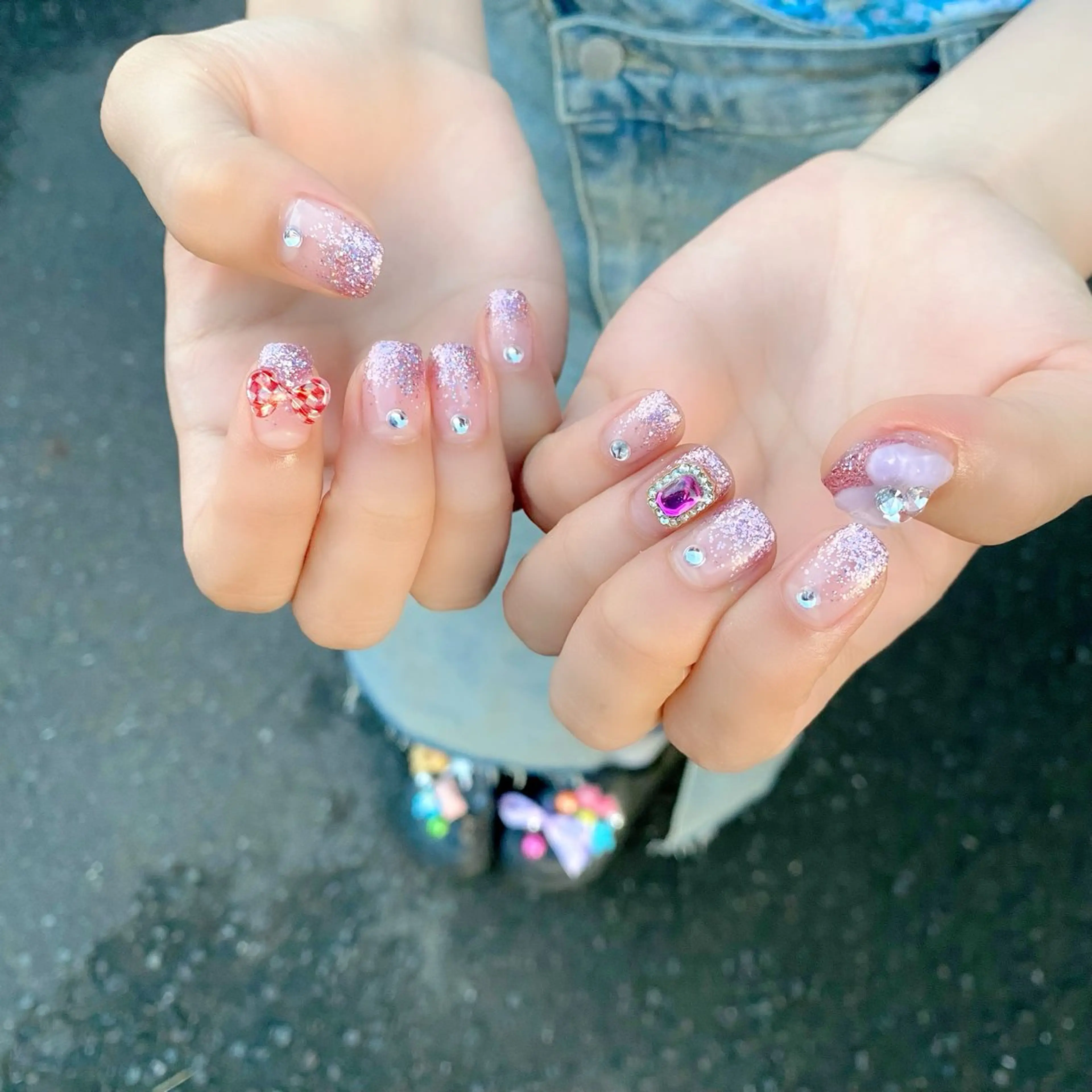 ネイル グラデーション ラメ(グリッター) ラメグラデーション リボン 夏ネイル ハンドネイル Salon Kのネイルデザイン