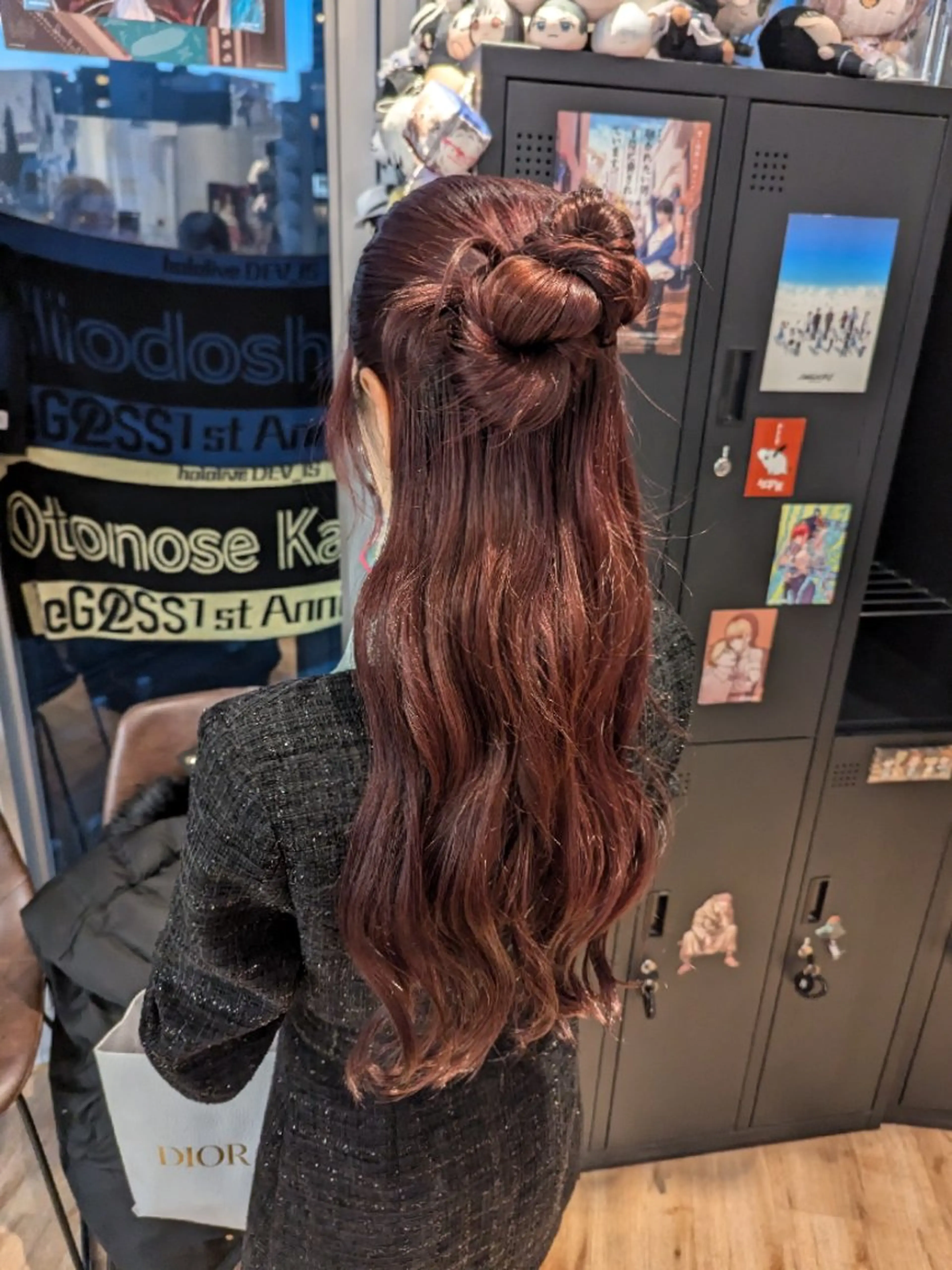 カラー セミロング ヘアアレンジ 推しカラー🦉にじさ んじカラー🌈🕒✨のヘアスタイル