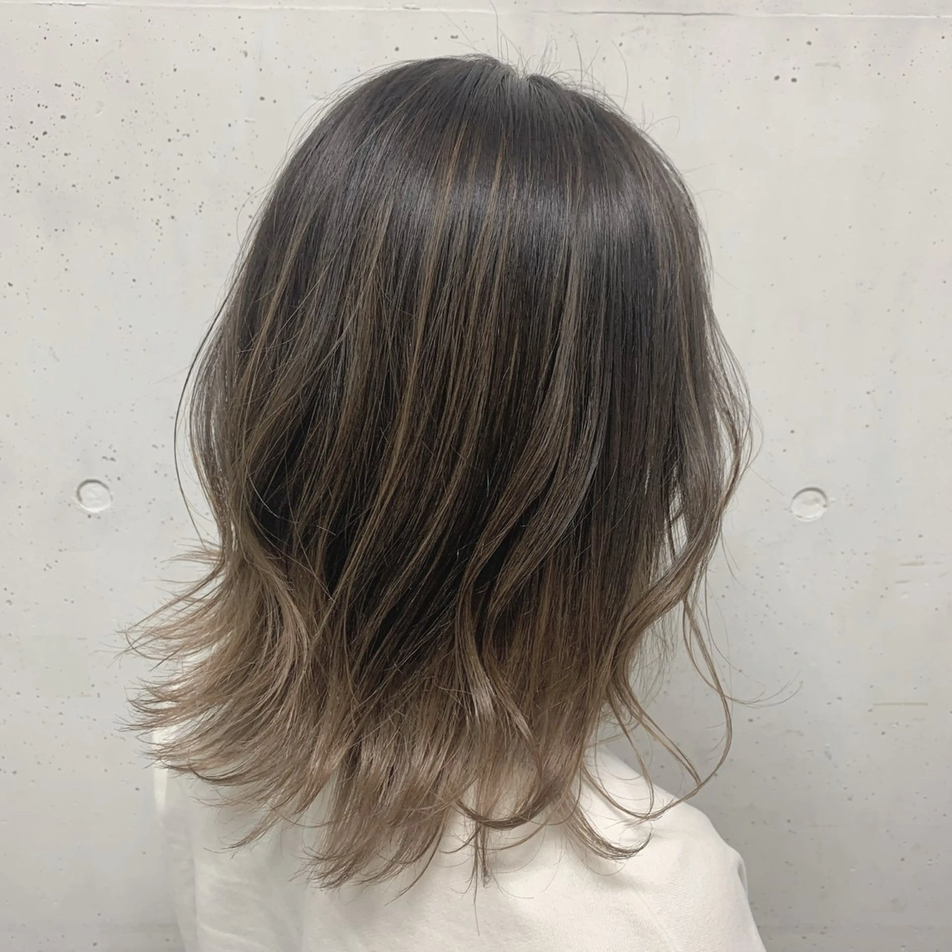 セミロング ハイライト 髪質改善 韓国風ヘア 似合わせカット 服部 哲生のその他イメージ