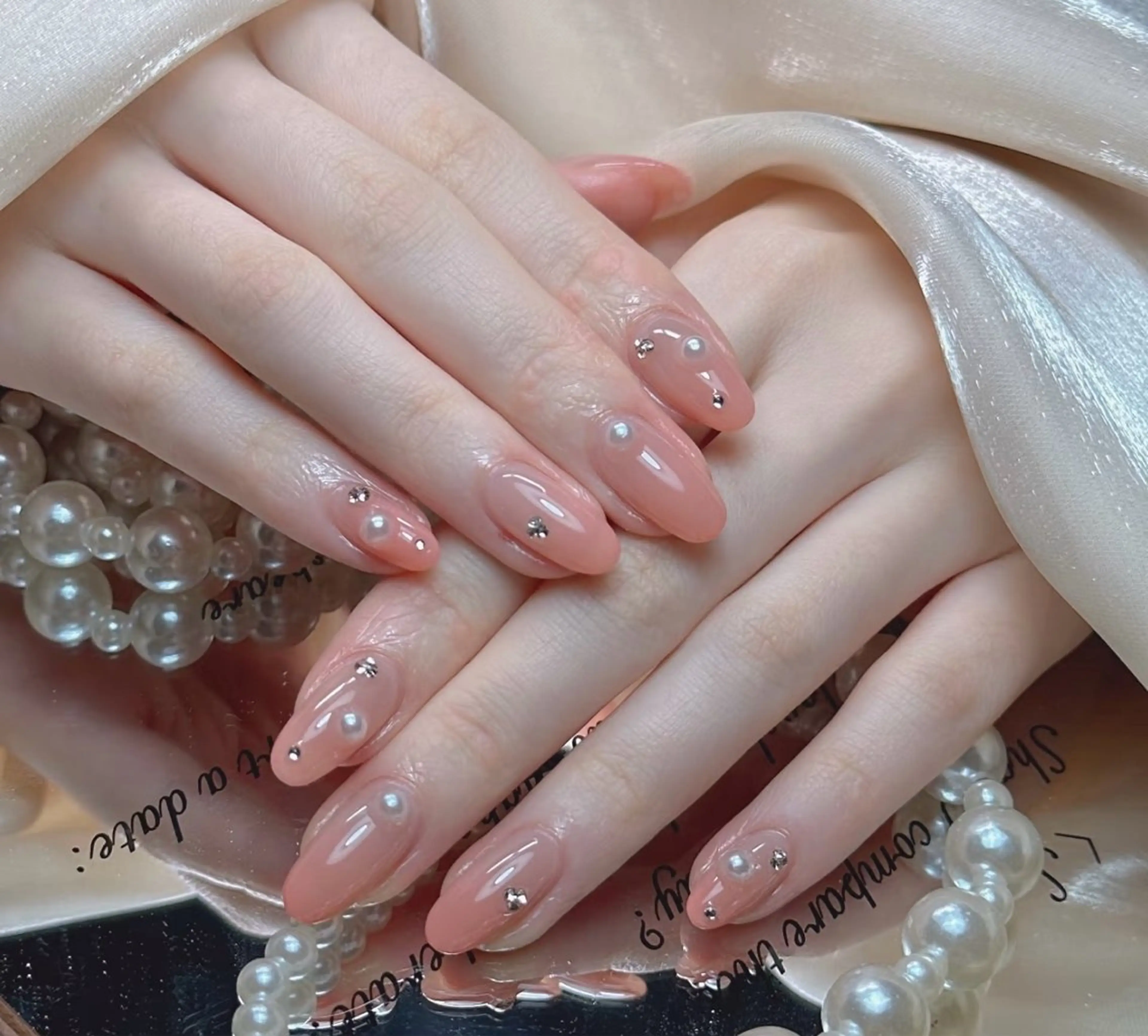 ネイル オーロラネイル べっ甲ネイル チークネイル 成人式 長さ出し ハンドネイル ハンドケア For you. Nail Salonのネイルデザイン