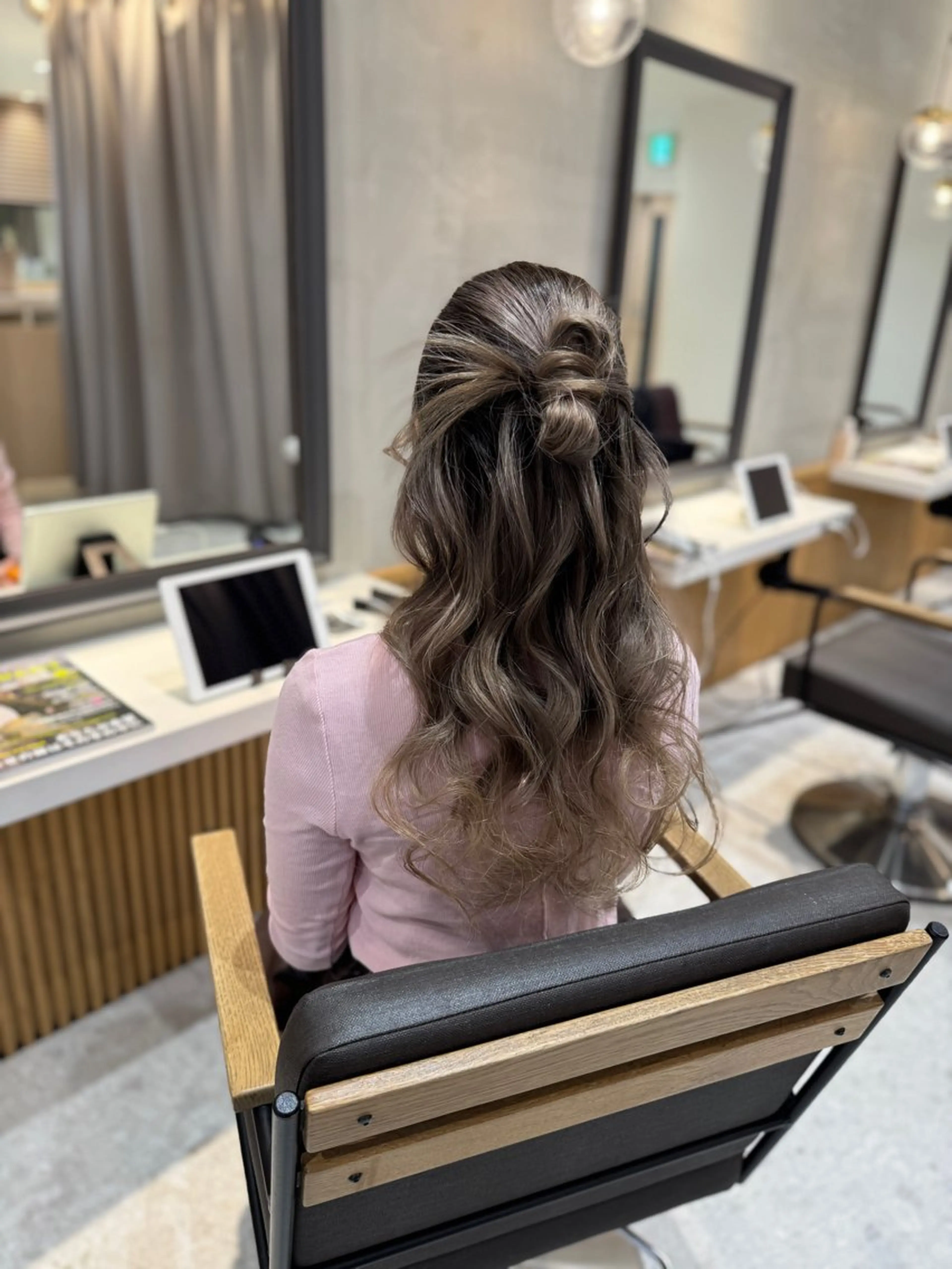 ロング カラー ヘアアレンジ ヘアセット ヘアセット お呼ばれ カチモリ/はるか🎀のヘアスタイル