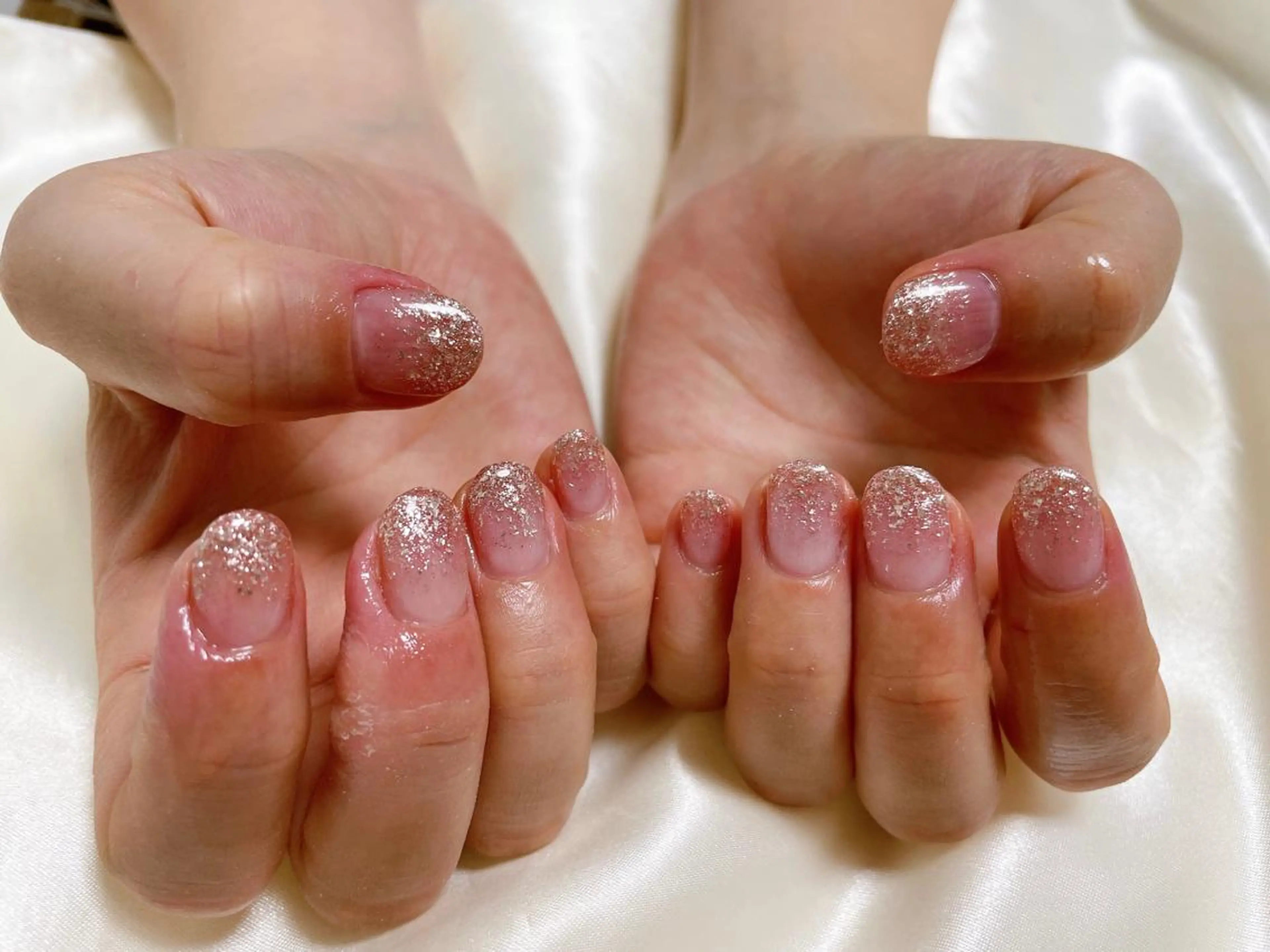 ネイル ラメ(グリッター) ラメグラデーション ピンク mogunail &blowのネイルデザイン