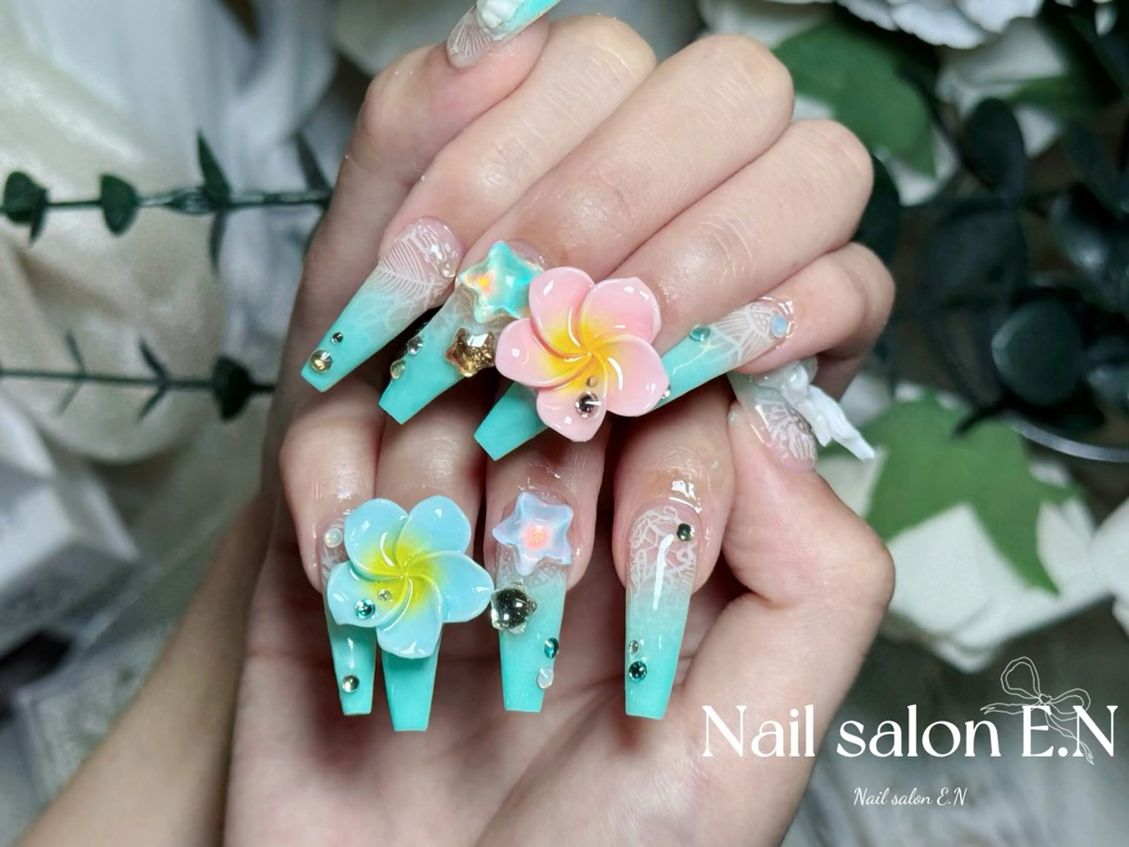 ネイル アートネイル オーロラネイル ブラウン クリアネイル フレンチネイル ハンドネイル E.N🦋 長さ出し/持ち込みのネイルデザイン