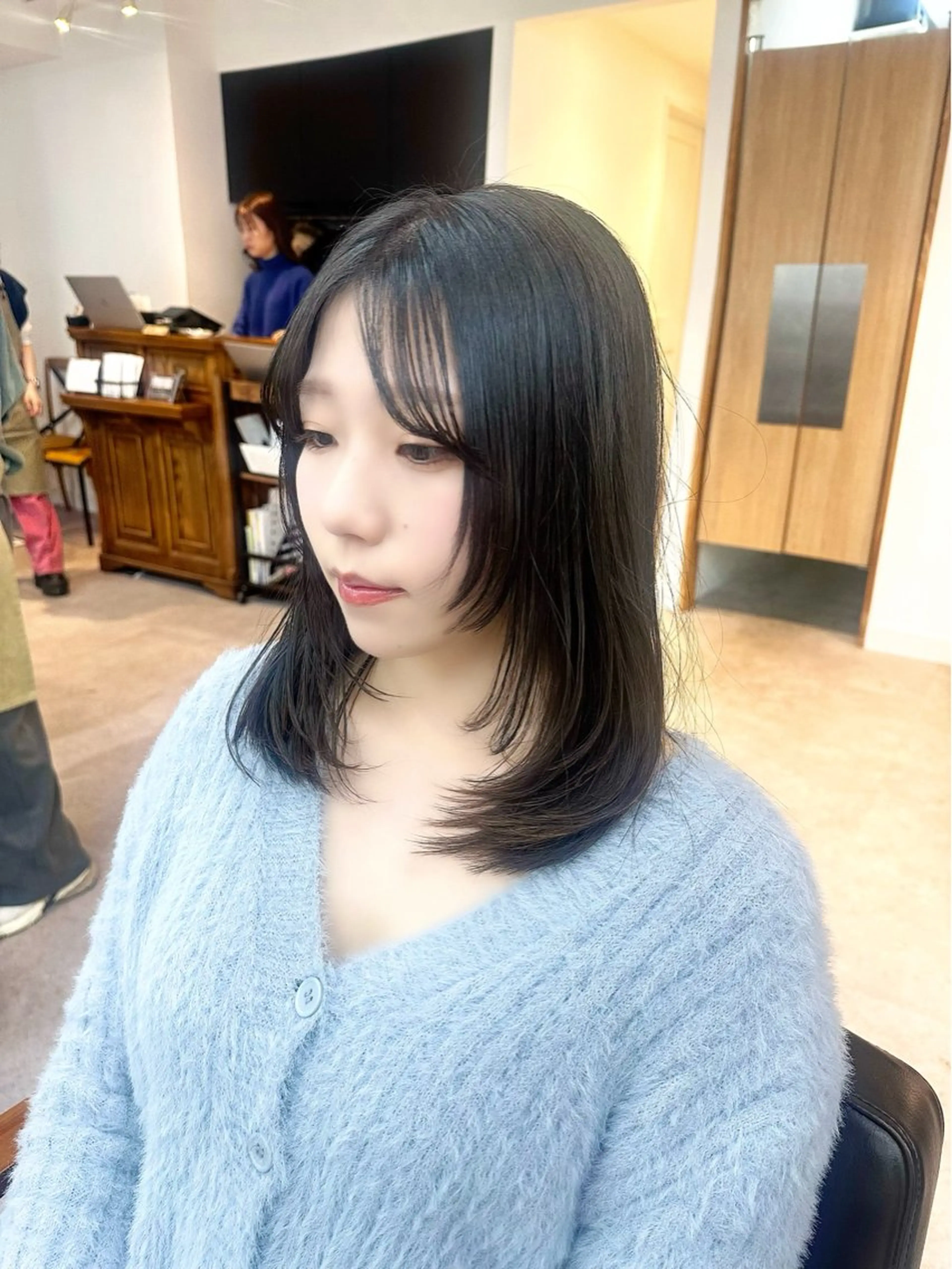 ミディアム カラー パーマ ヘアアレンジ メンズ キッズ レイヤーカット／顔周 りカット/縮毛矯正のヘアスタイル
