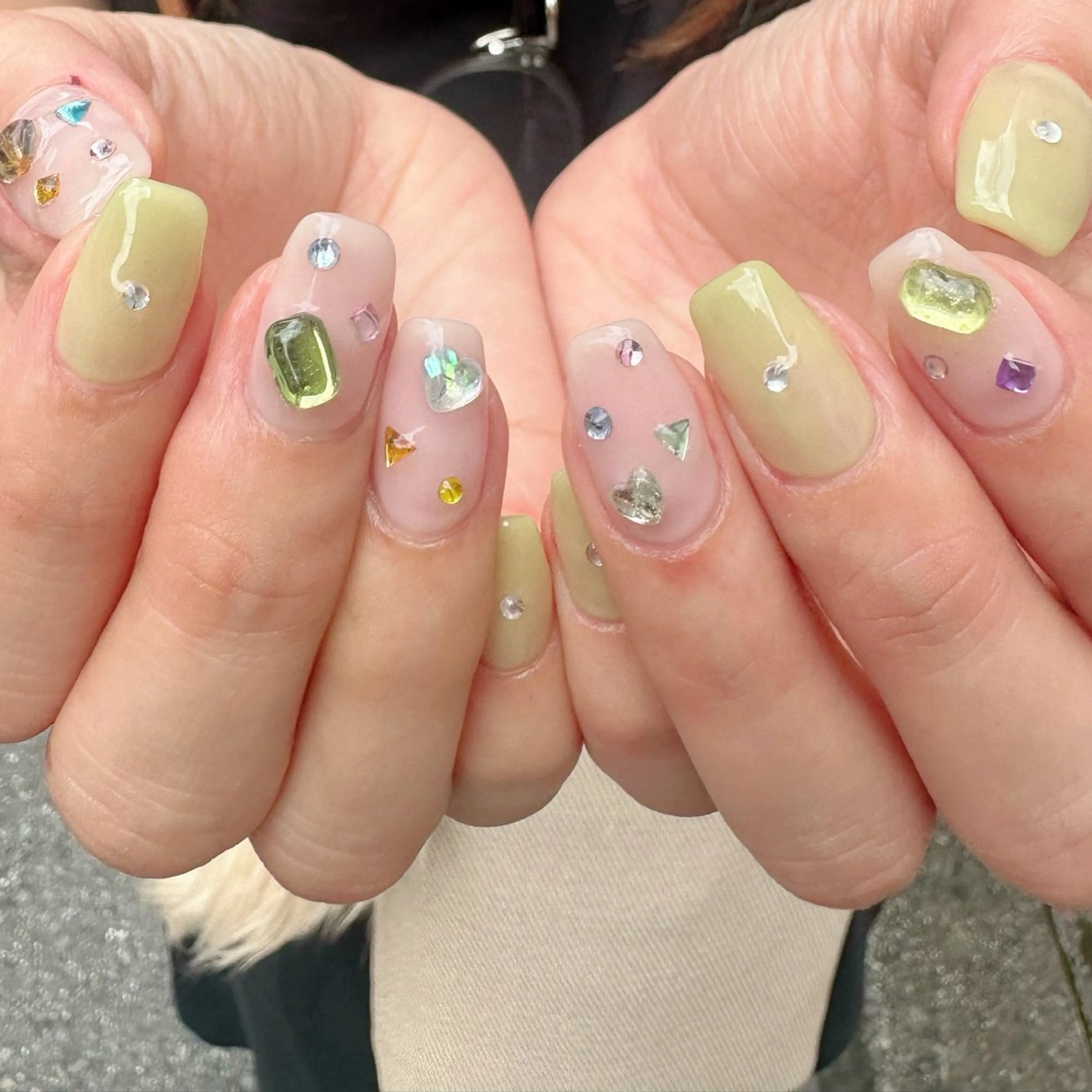 ネイル クリアネイル 氷ネイル・うるうるネイル 韓国ネイル ニュアンスネイル ピスタチオネイル 🪞KAPE NAIL 🪞のネイルデザイン