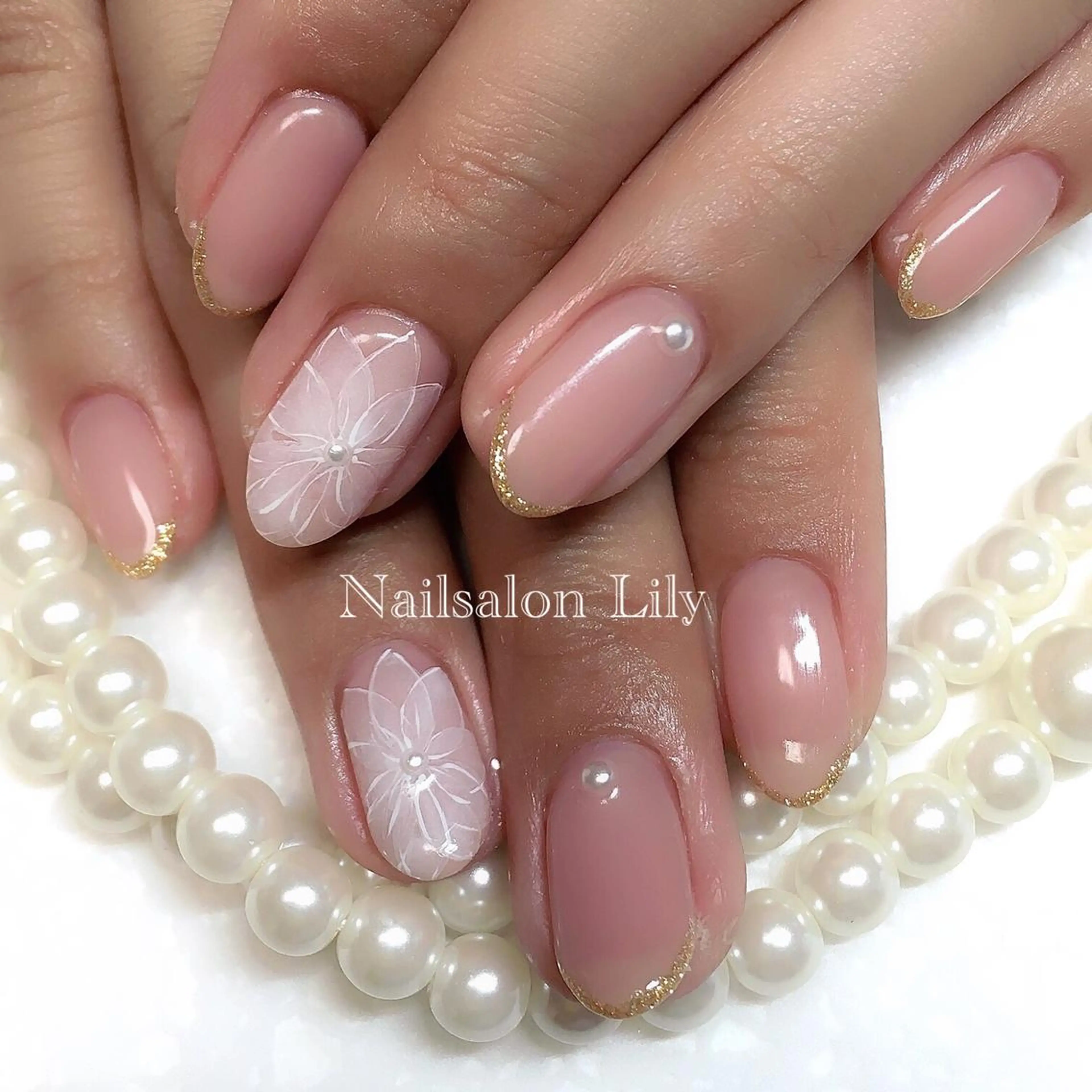 ネイル フラワーネイル ラメ(グリッター) Lily*nail 🌻Mii🌻のネイルデザイン