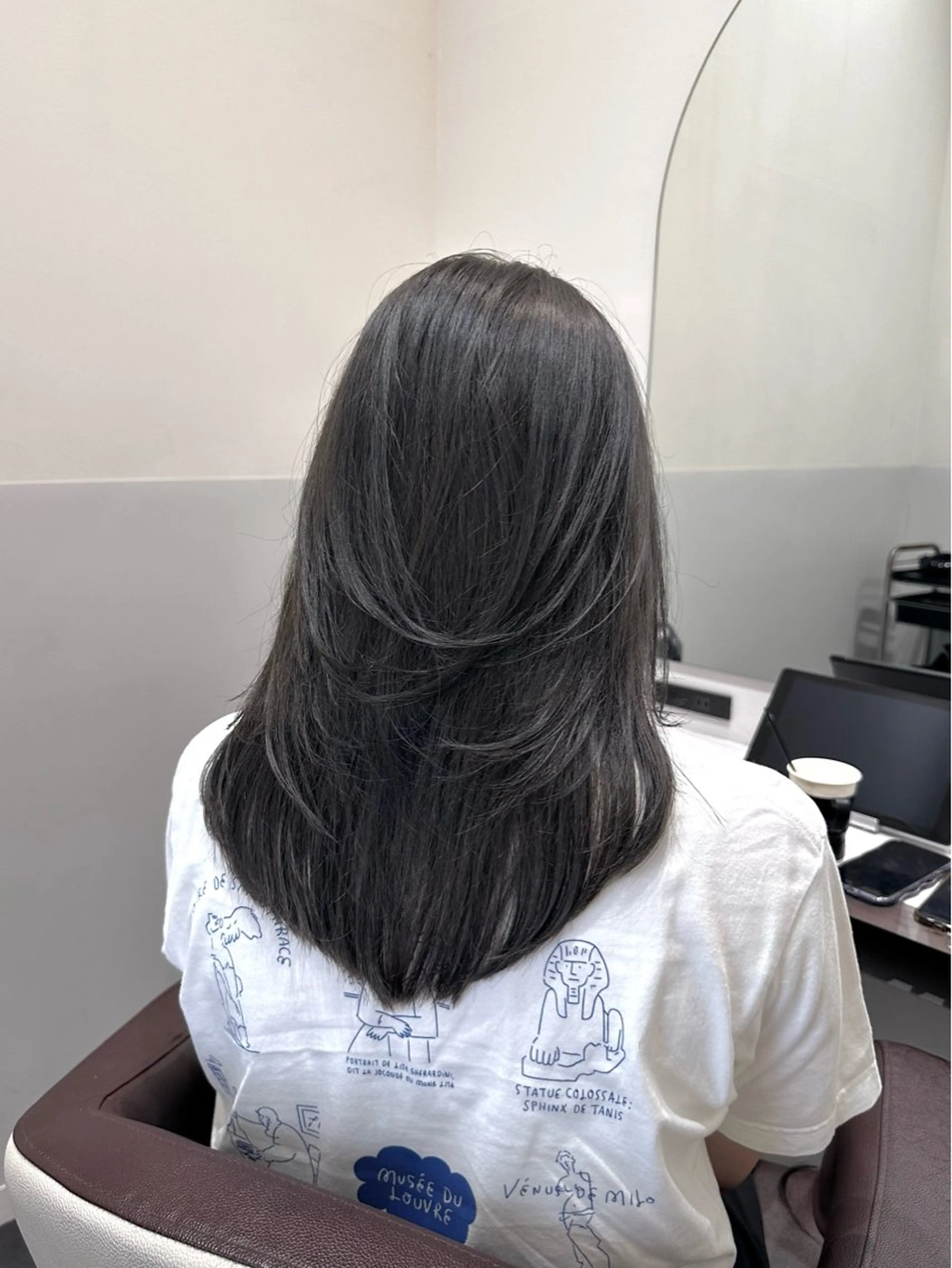 ミディアム カラー ブリーチ グレージュ ブリーチなしカラー カット ヘアカラー トリートメント 矢野 晃平のヘアスタイル
