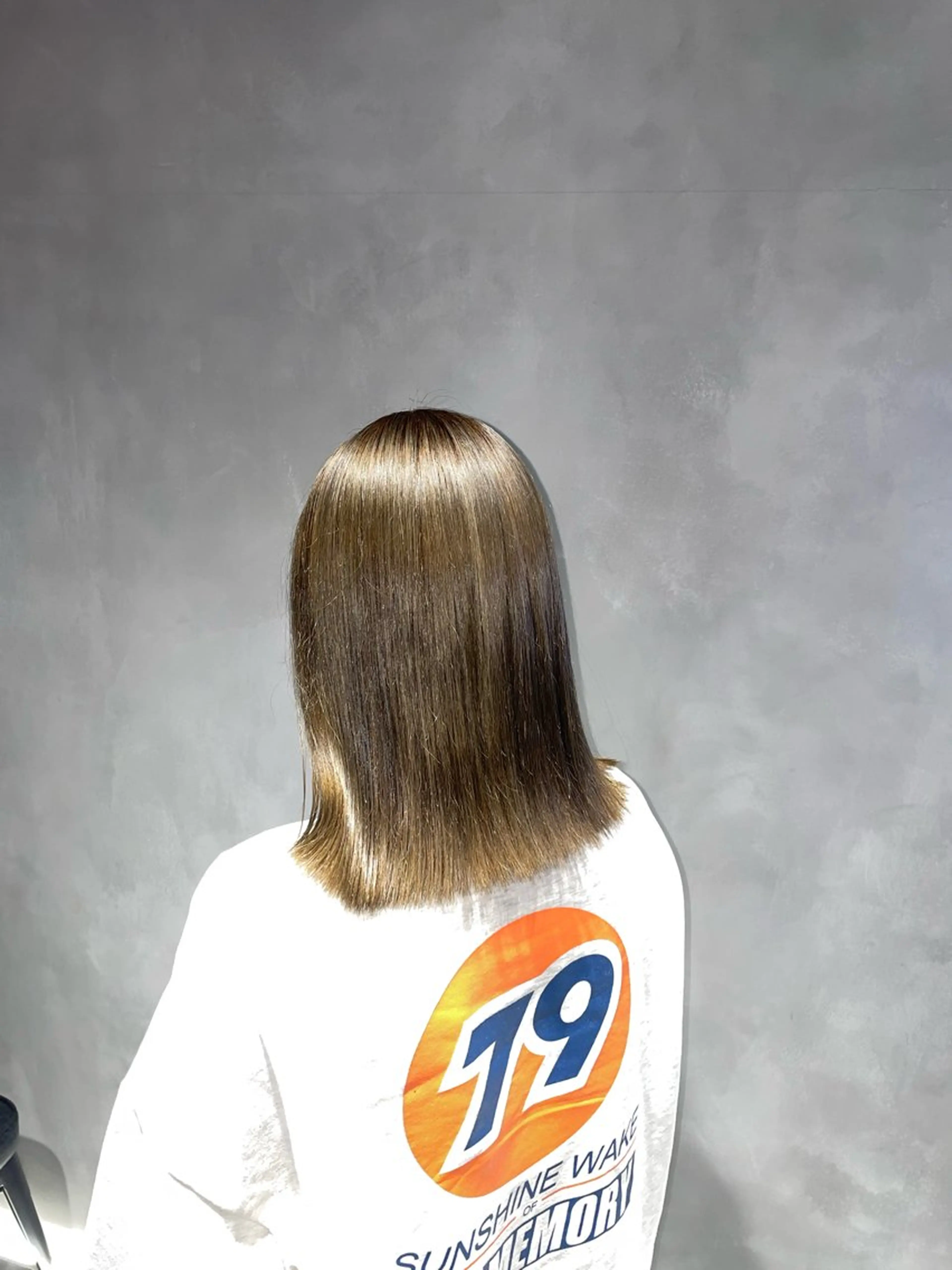 セミロング カラー ブリーチ 暖色/ハイトーン/ カラー/HBLのヘアスタイル