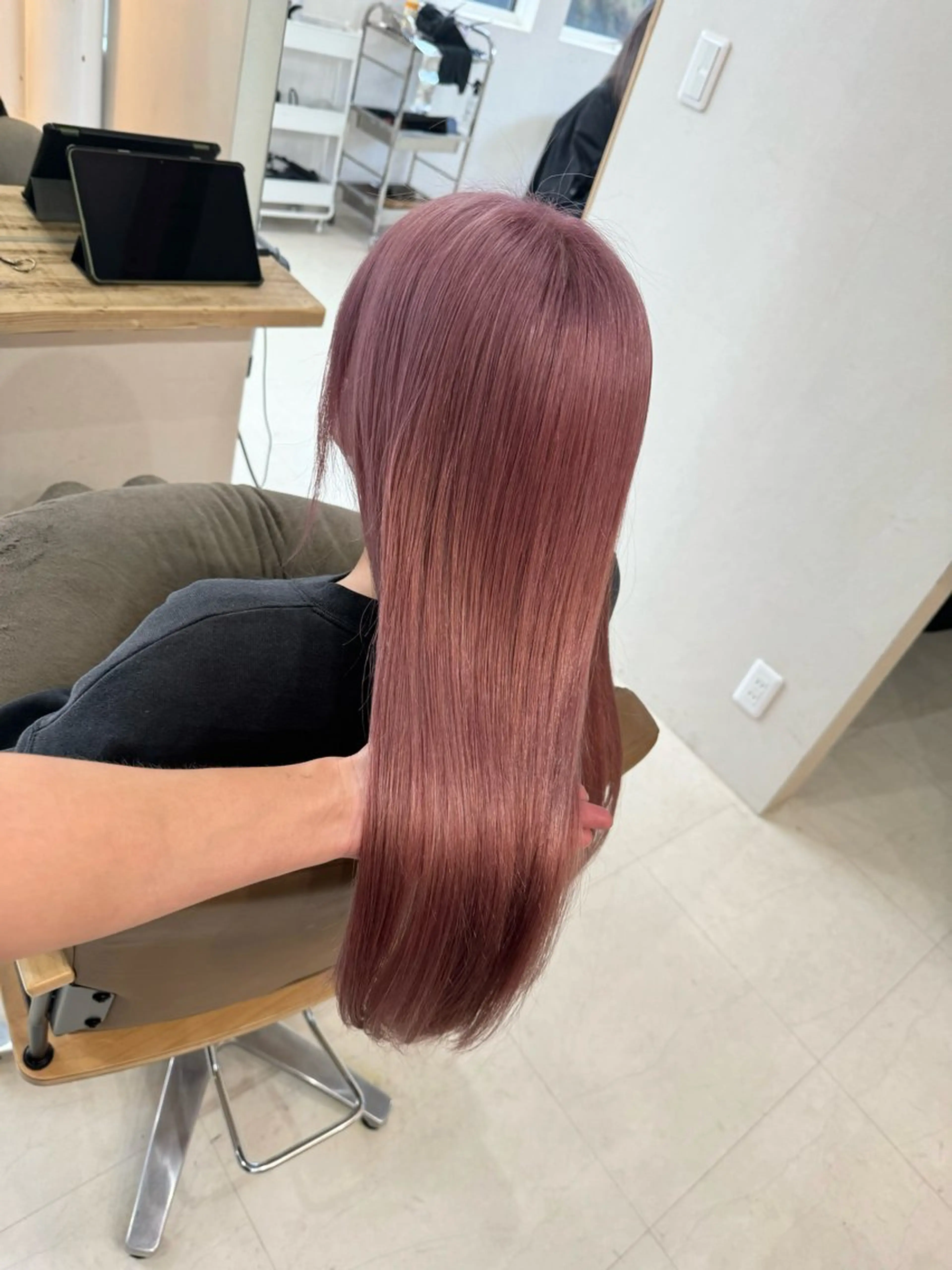 ロング ヘアカラー 鈴木 妃帆未のヘアスタイル