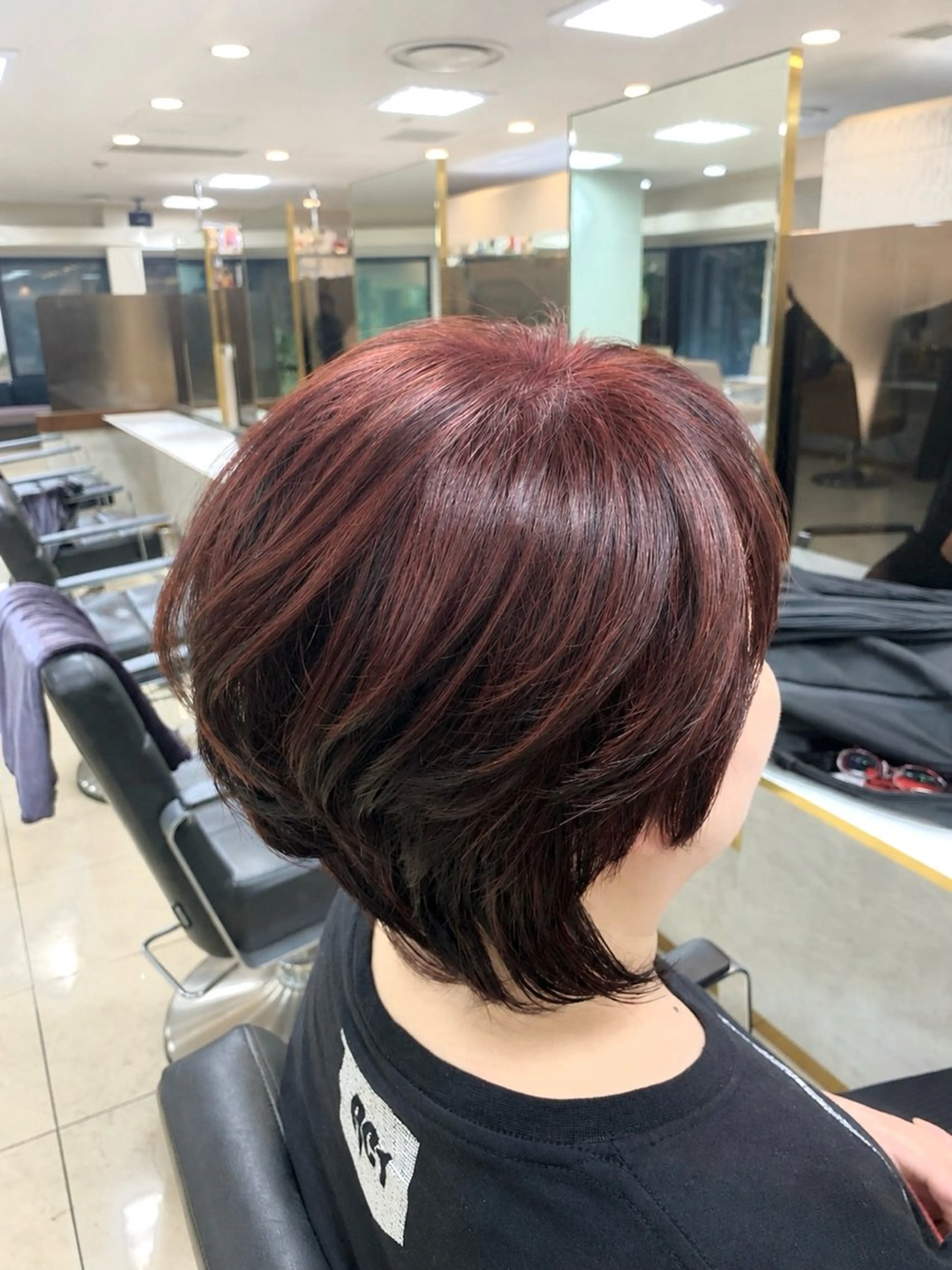 ショート カラー 石﨑 やすしのヘアスタイル