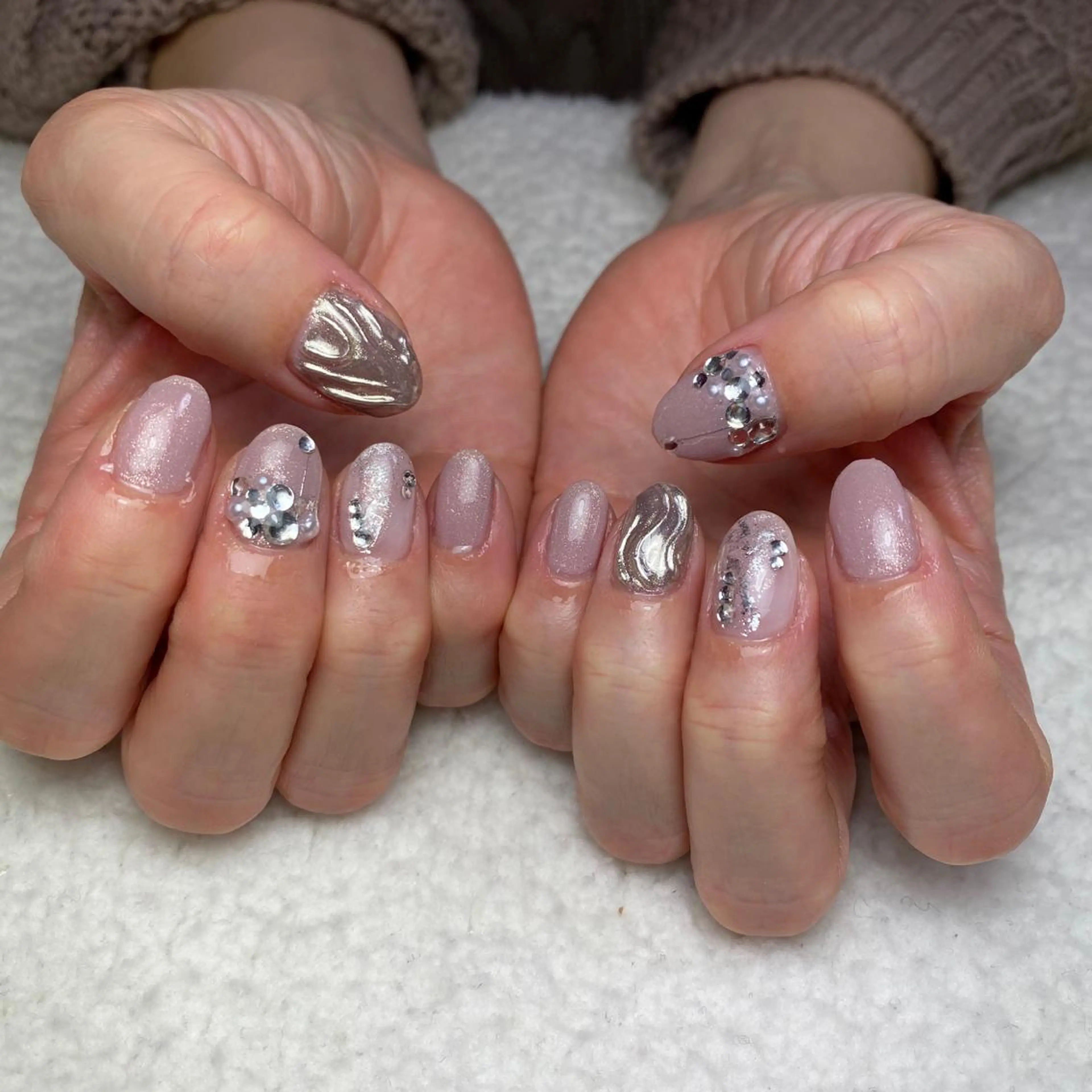 ネイル ミラーネイル ショートネイル シンプルネイル ハンドネイル COCO+所属・COCO +のエステ・リラクイメージ