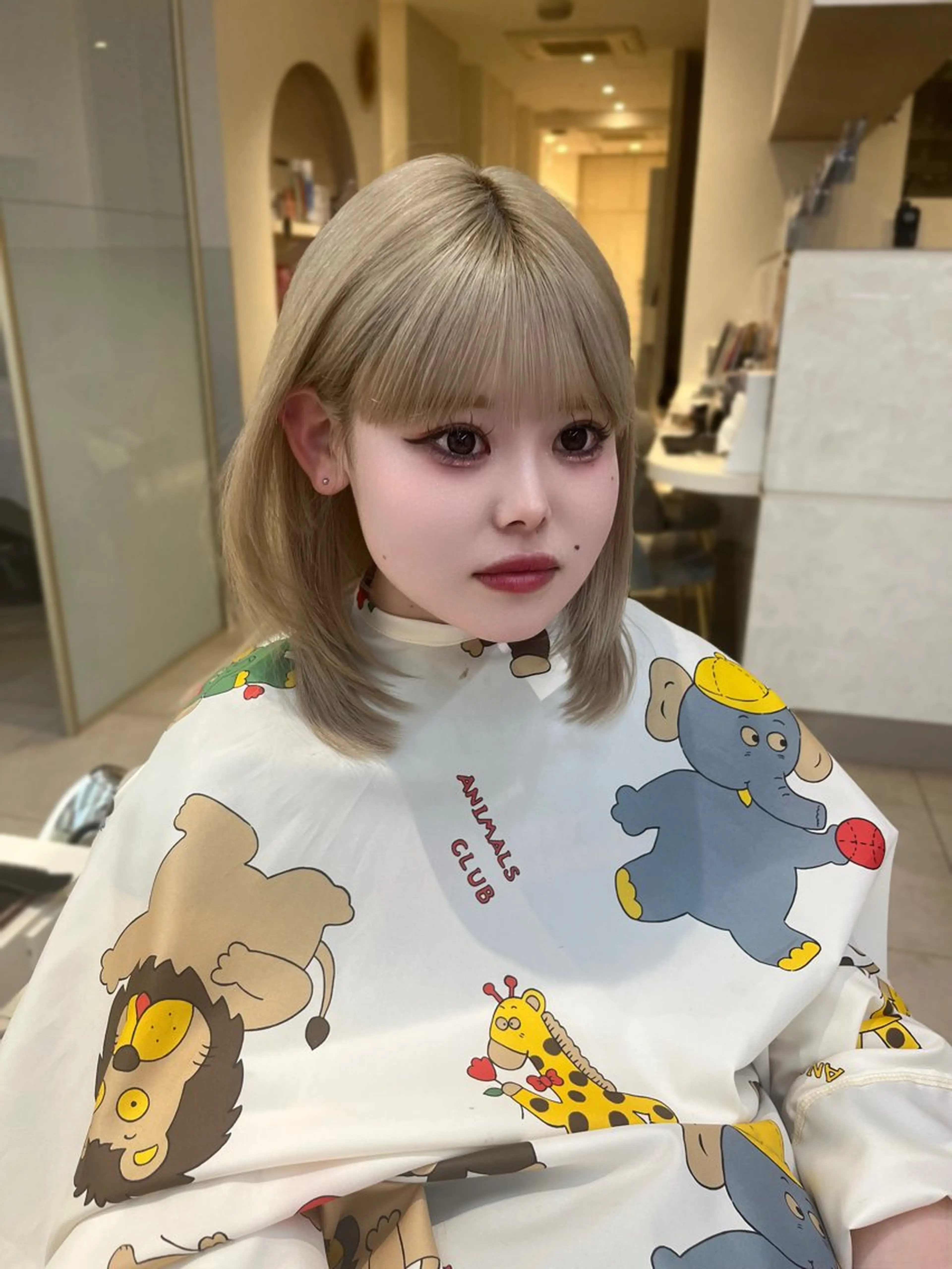 ミディアム カット トリートメント 似合わせレイヤー/ 透明感カラーのヘアスタイル