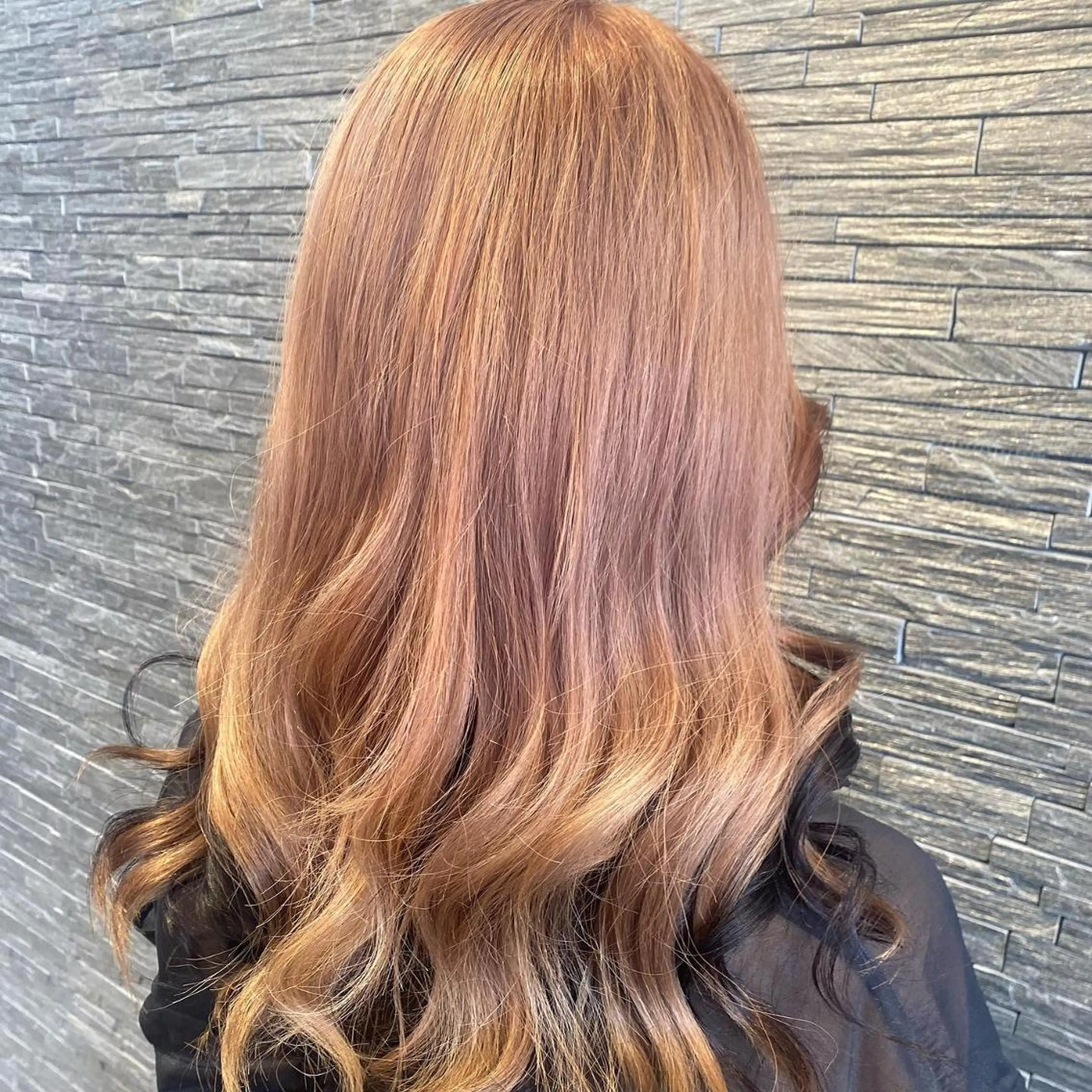 セミロング 加藤 実穂のヘアスタイル