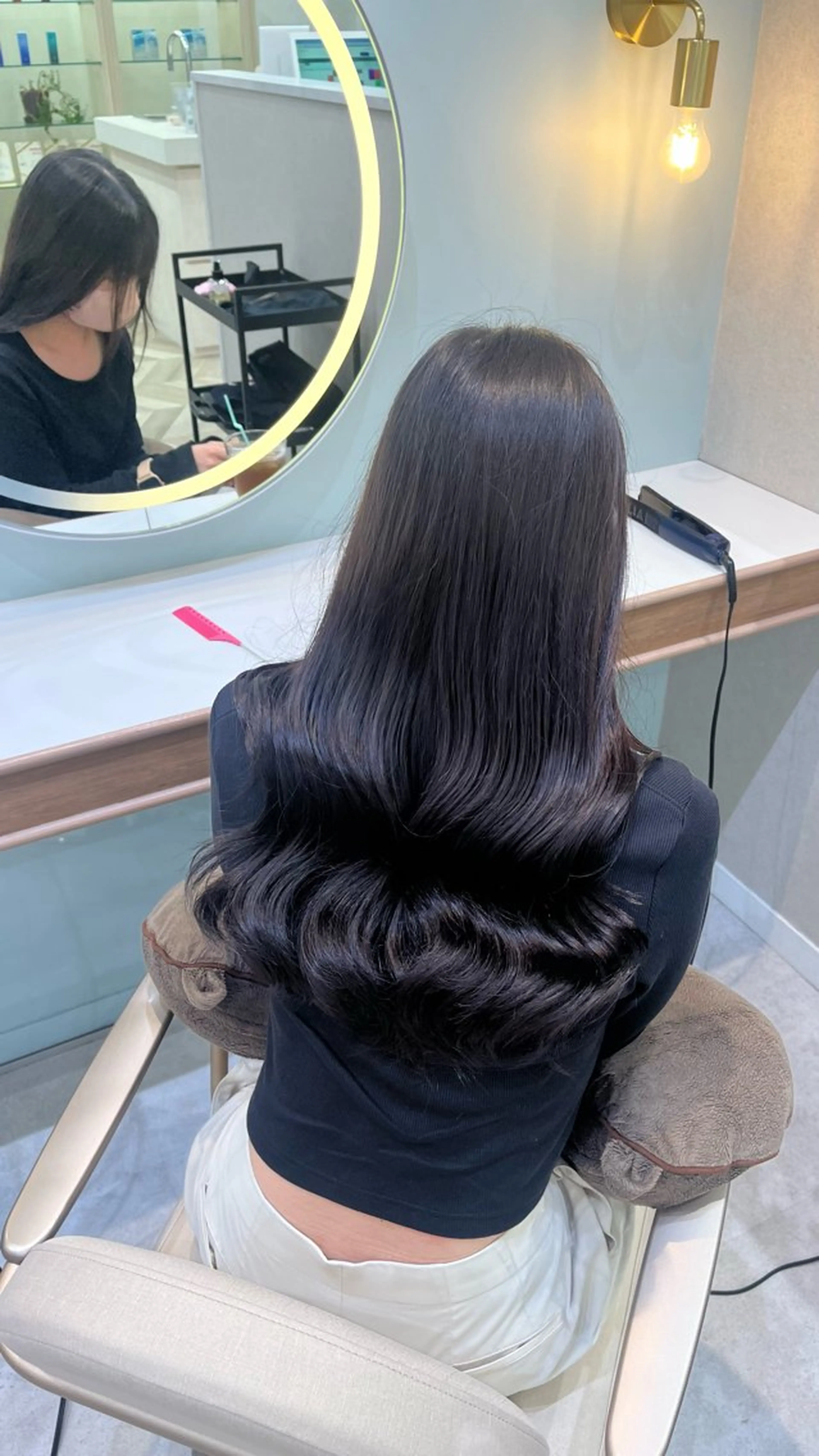 ロング カラー 𝑴𝑰𝑨🎀赤髪 /ピンク/髪質改善のヘアスタイル