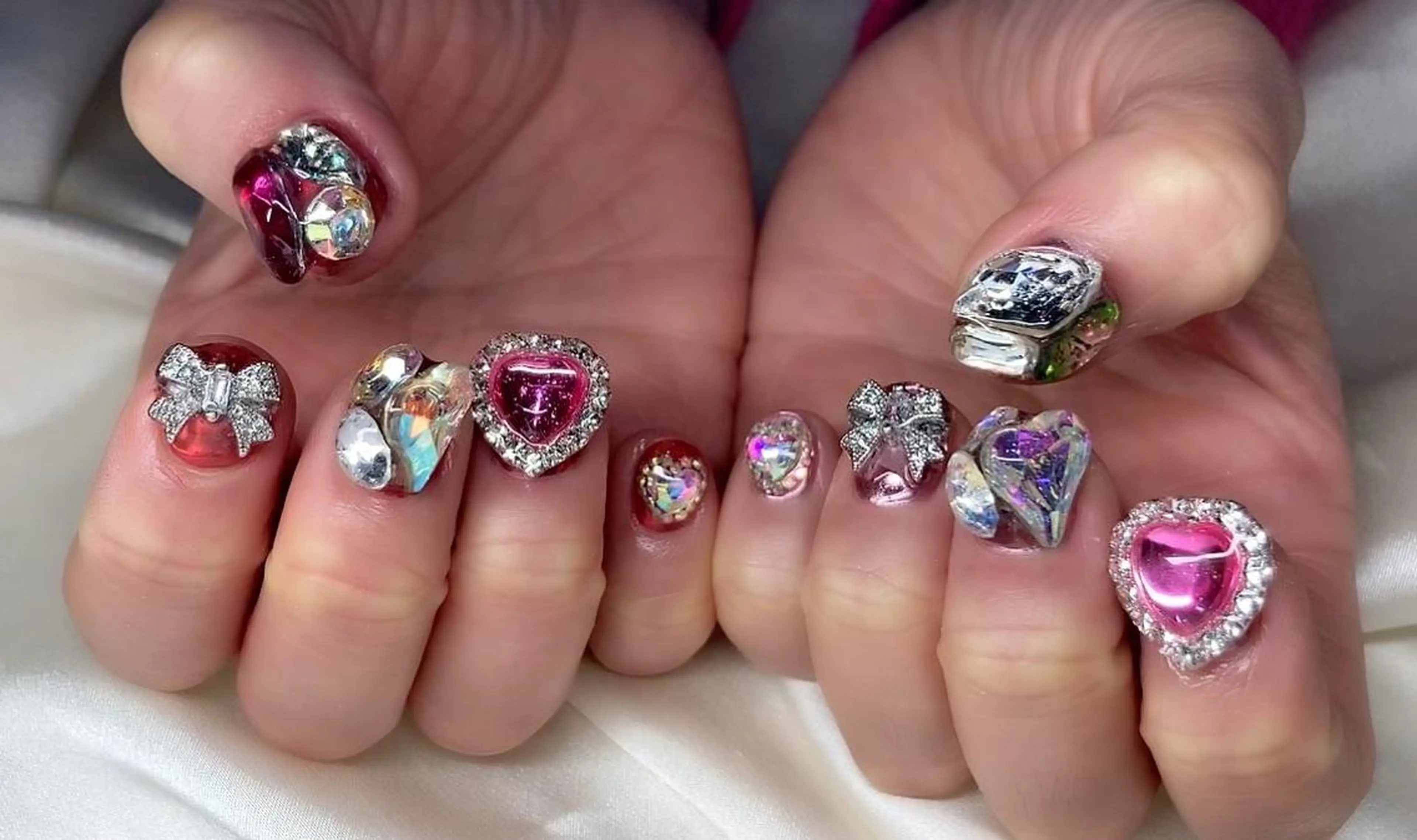 ネイル マツエク・マツパ アイブロウ 韓国風マツエク パリジェンヌラッシュリフト まつげパーマ ワンホンマツエク 長さ出し ハンドネイル Nail&eye Belire 新宿のネイルデザイン