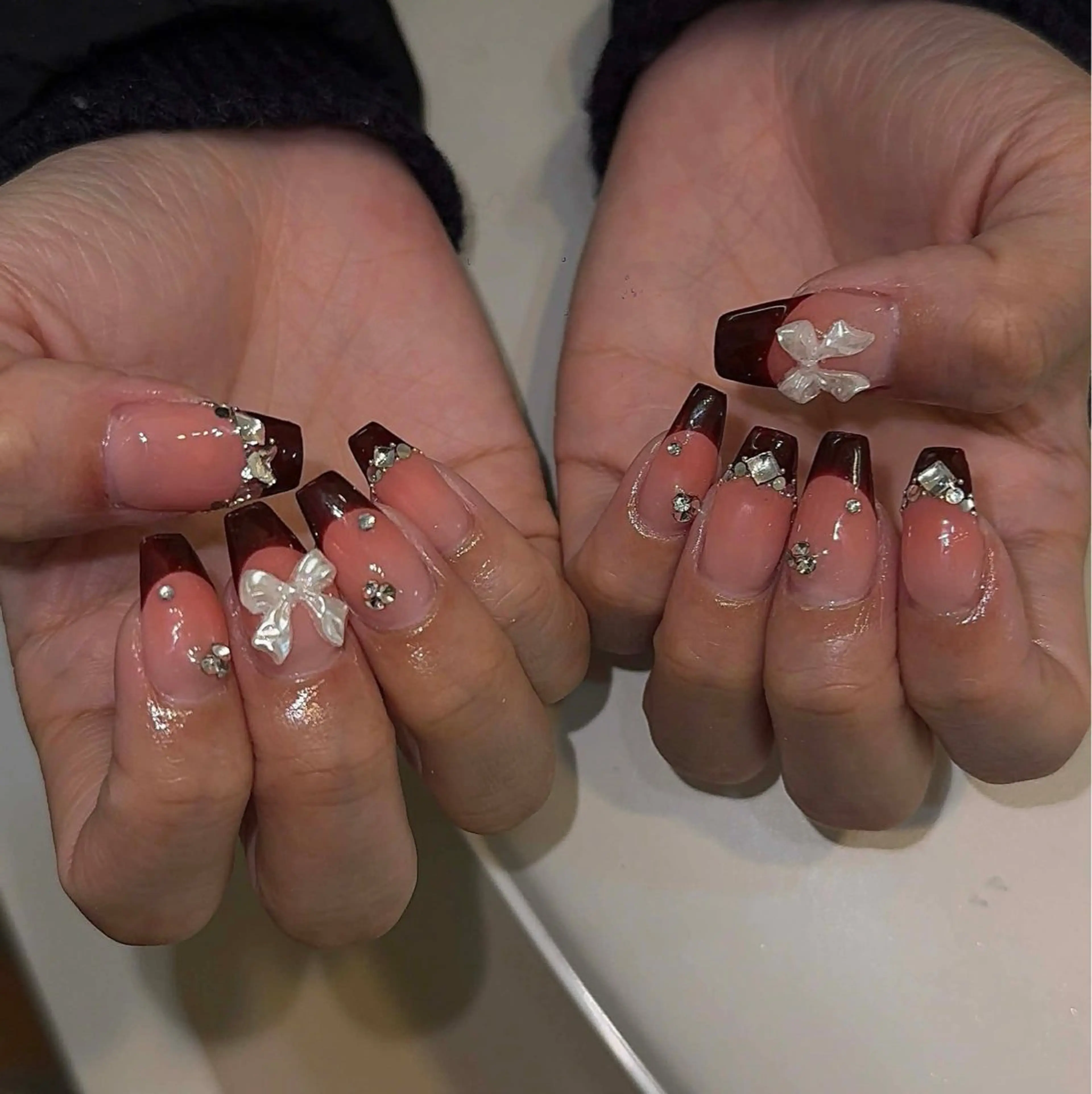 ネイル オーロラネイル クリアネイル 成人式 フラッシュネイル ジェルネイル ハンドネイル Amee Nail Salonのネイルデザイン