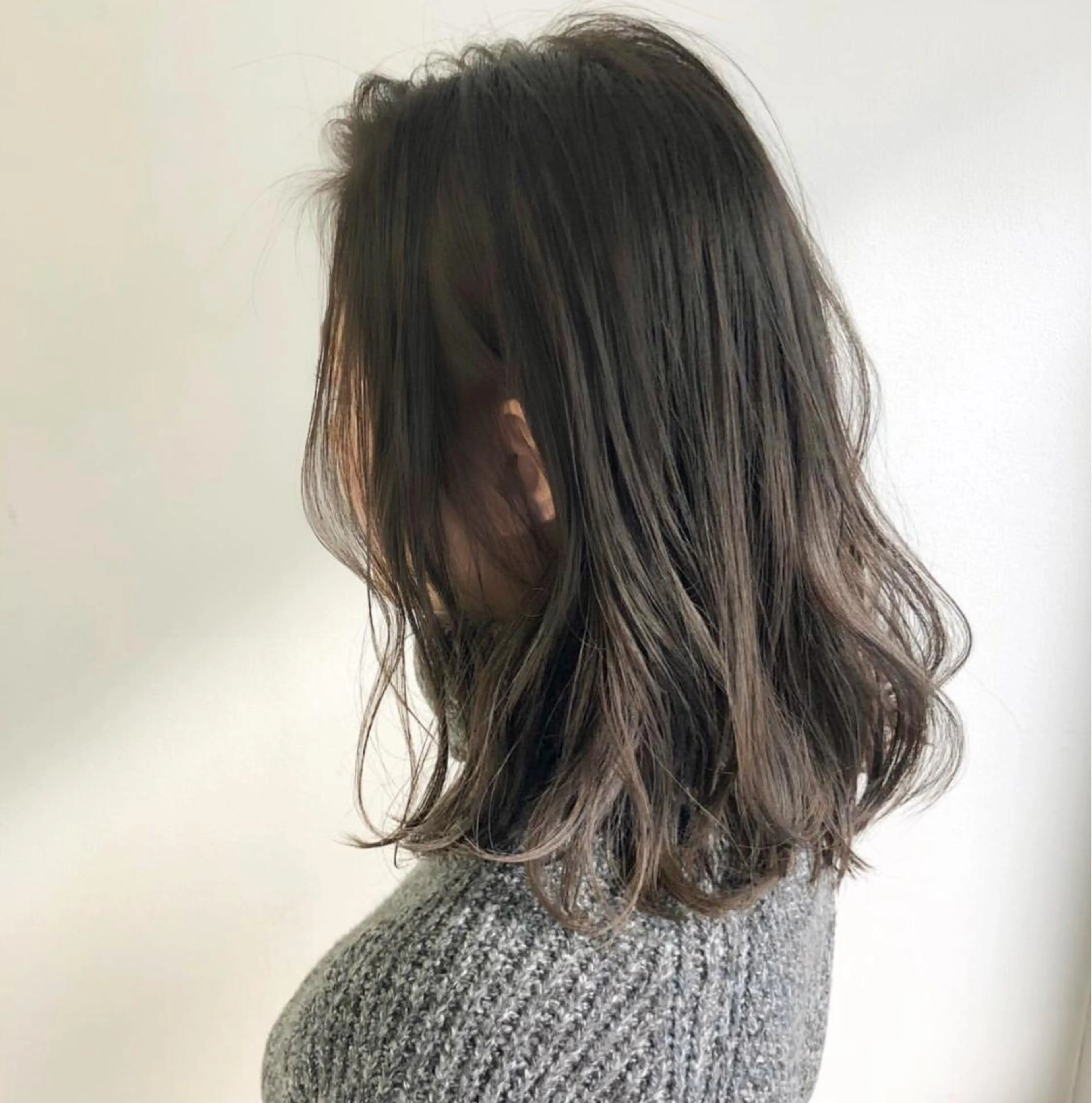 ミディアム カラー ヘアアレンジ ベージュカラー イルミナカラー ミルキーベージュ topstylist 芳賀みなみのヘアスタイル