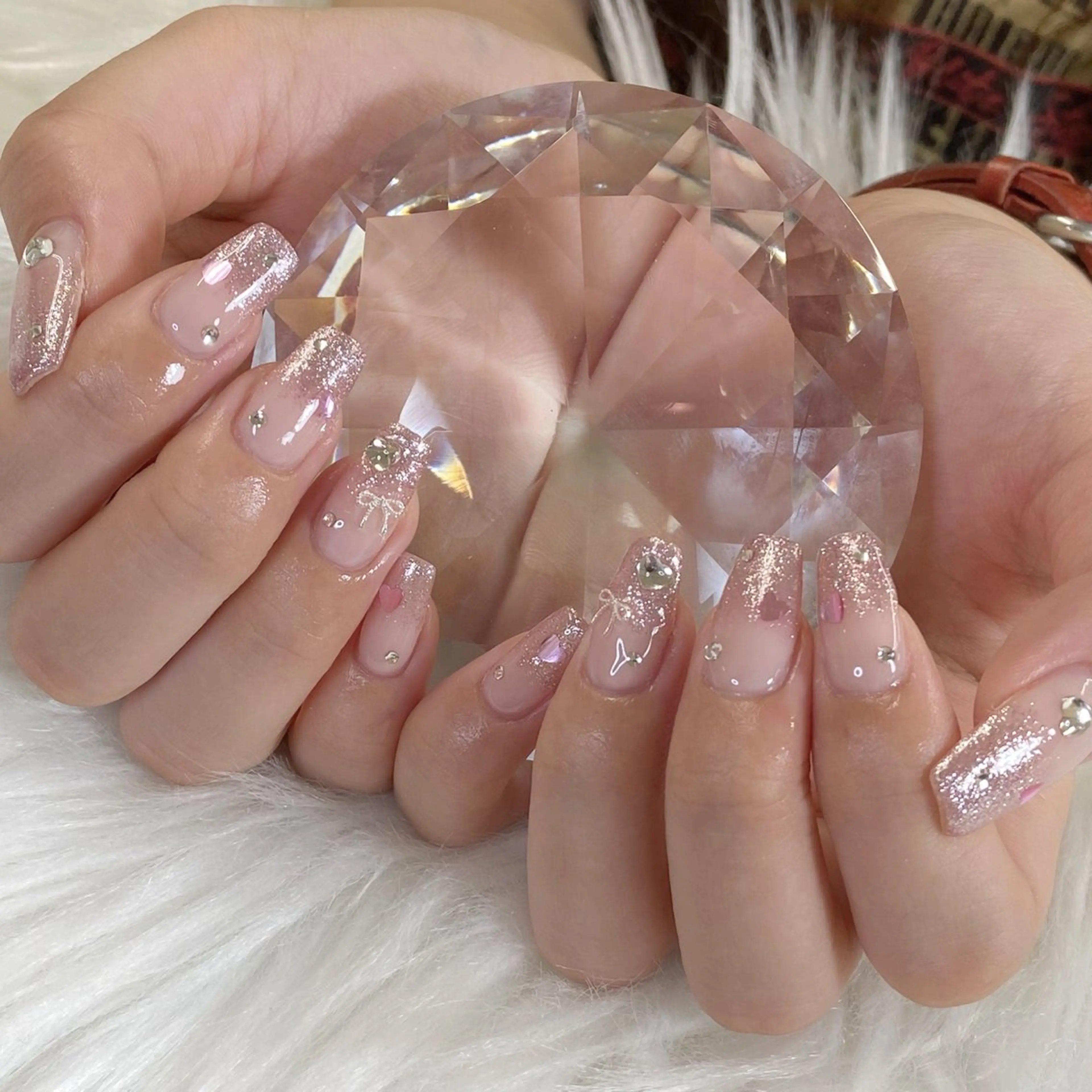 ネイル アートネイル ガーリー キラキラネイル 韓国ネイル ラメ(グリッター) ハンドネイル Kanako 💫のネイルデザイン