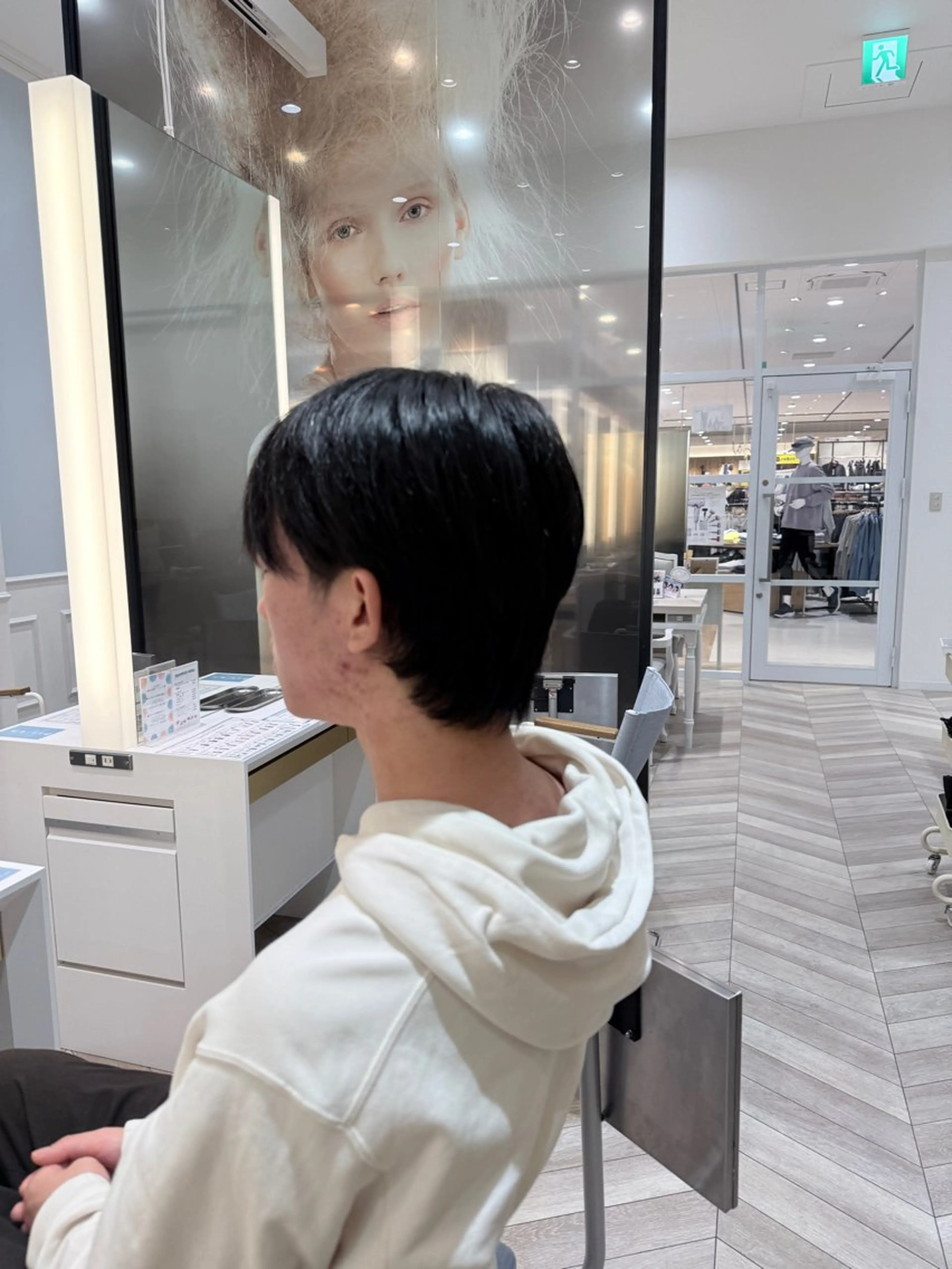 メンズ 透明感カラー🫧 幕内梨乃亜のヘアスタイル