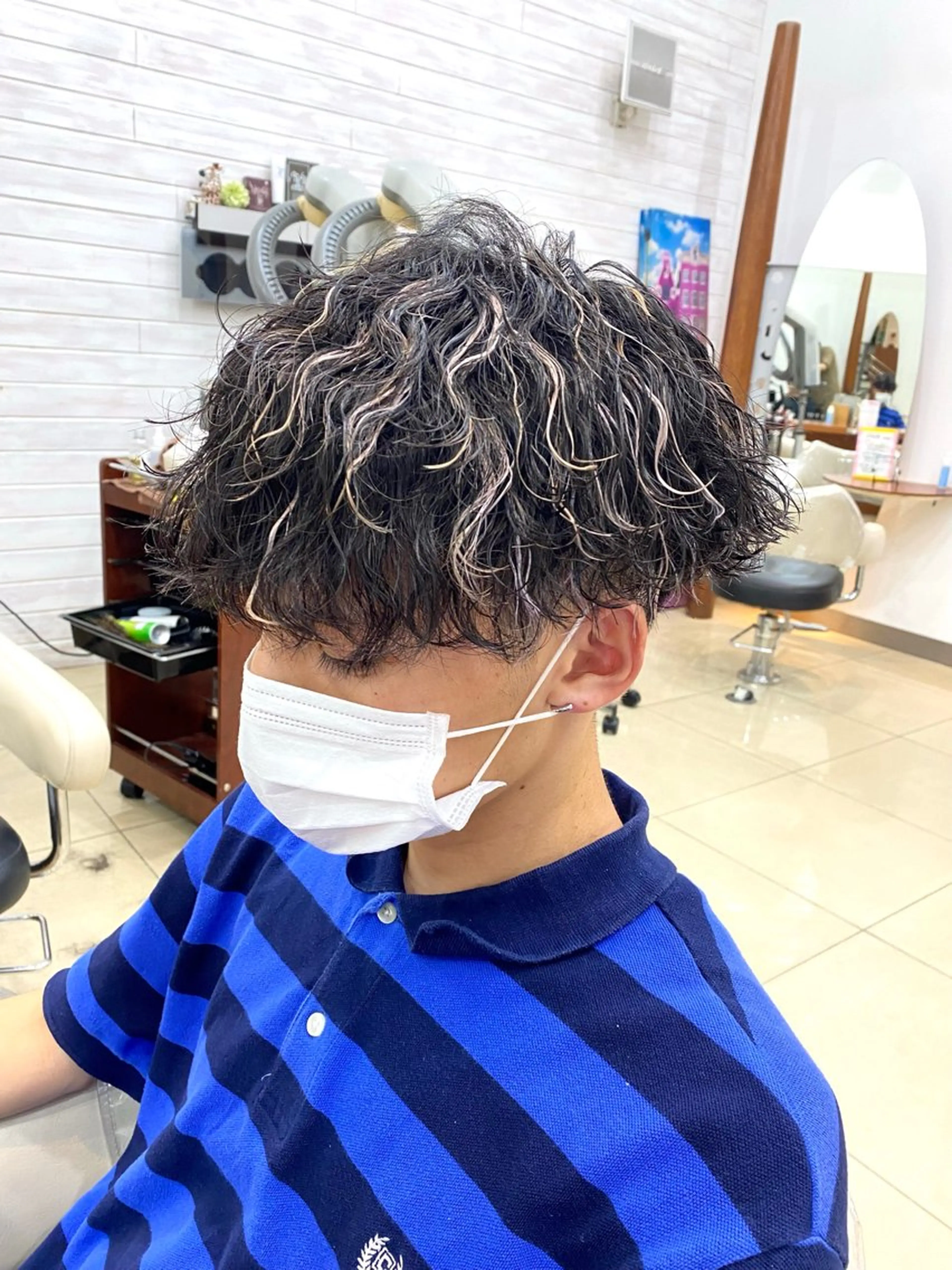 ショート パーマ メンズ 岡田大志🇰🇷 中/韓メンズヘアのヘアスタイル