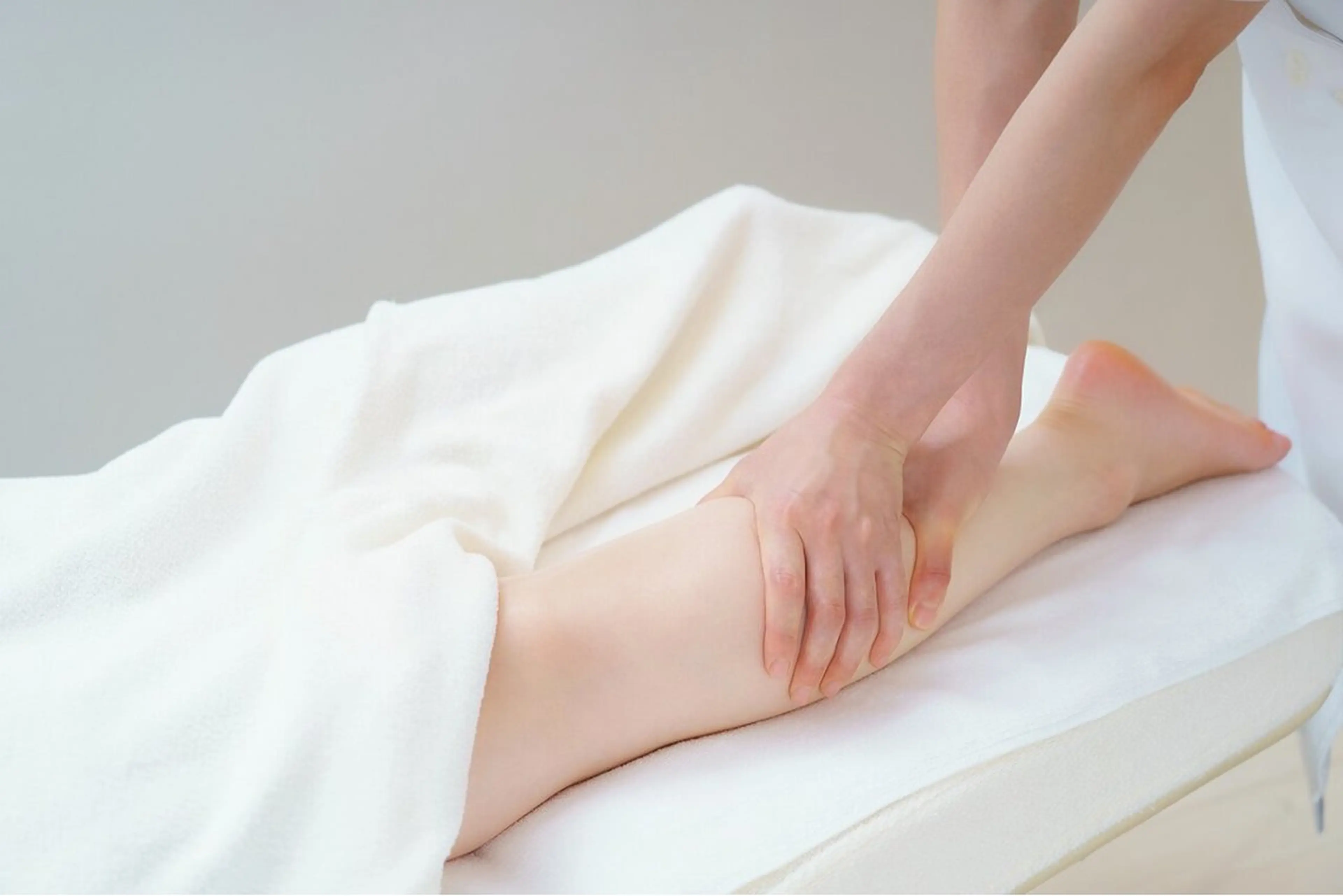 【脚のむくみもスッキリ★フット&レッグエステ】美容成分たっぷりのオイルと美容液で、足先から太ももまでを念入りケア！の写真