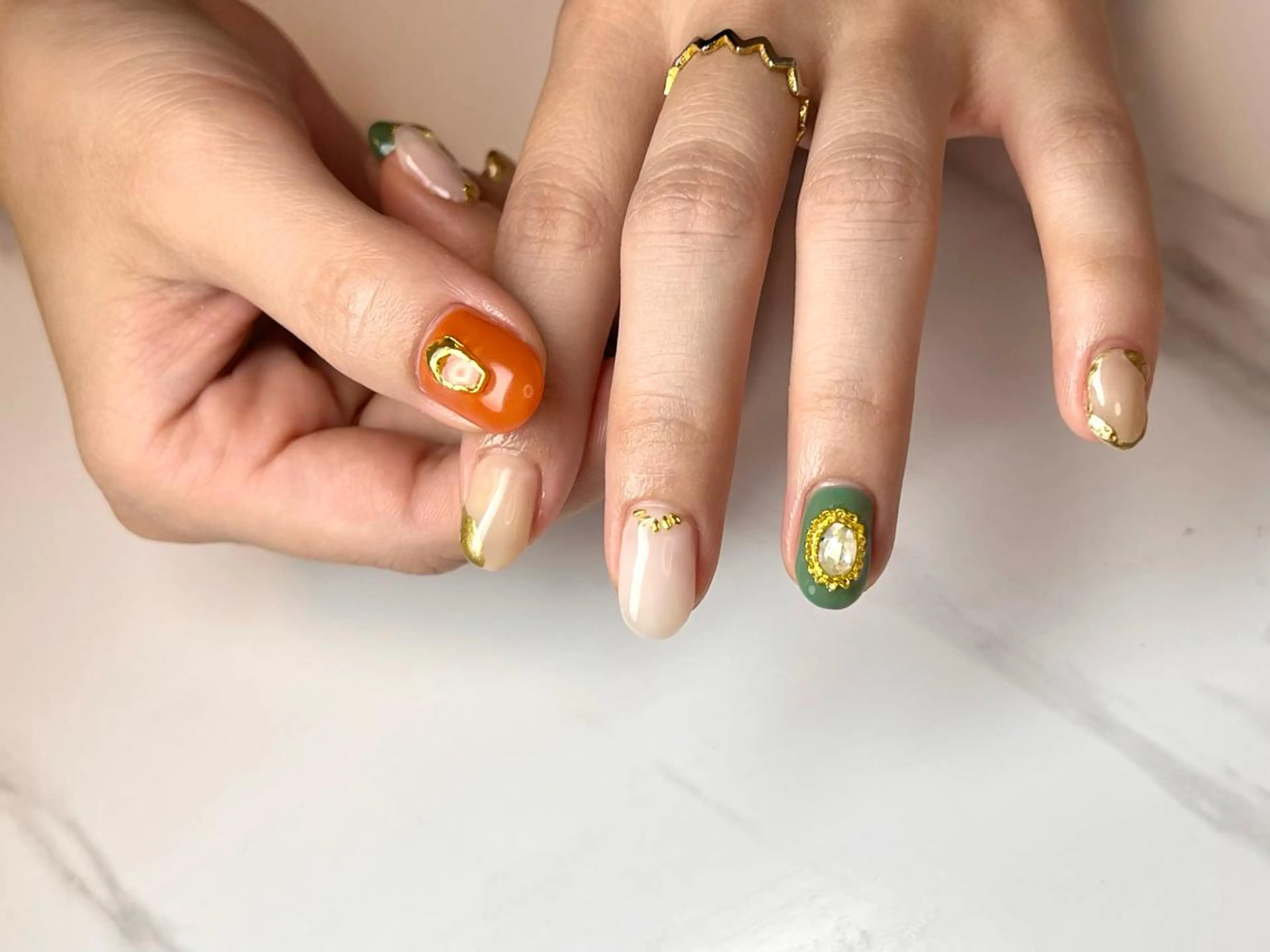 セミロング ネイリスト シンのネイルデザイン