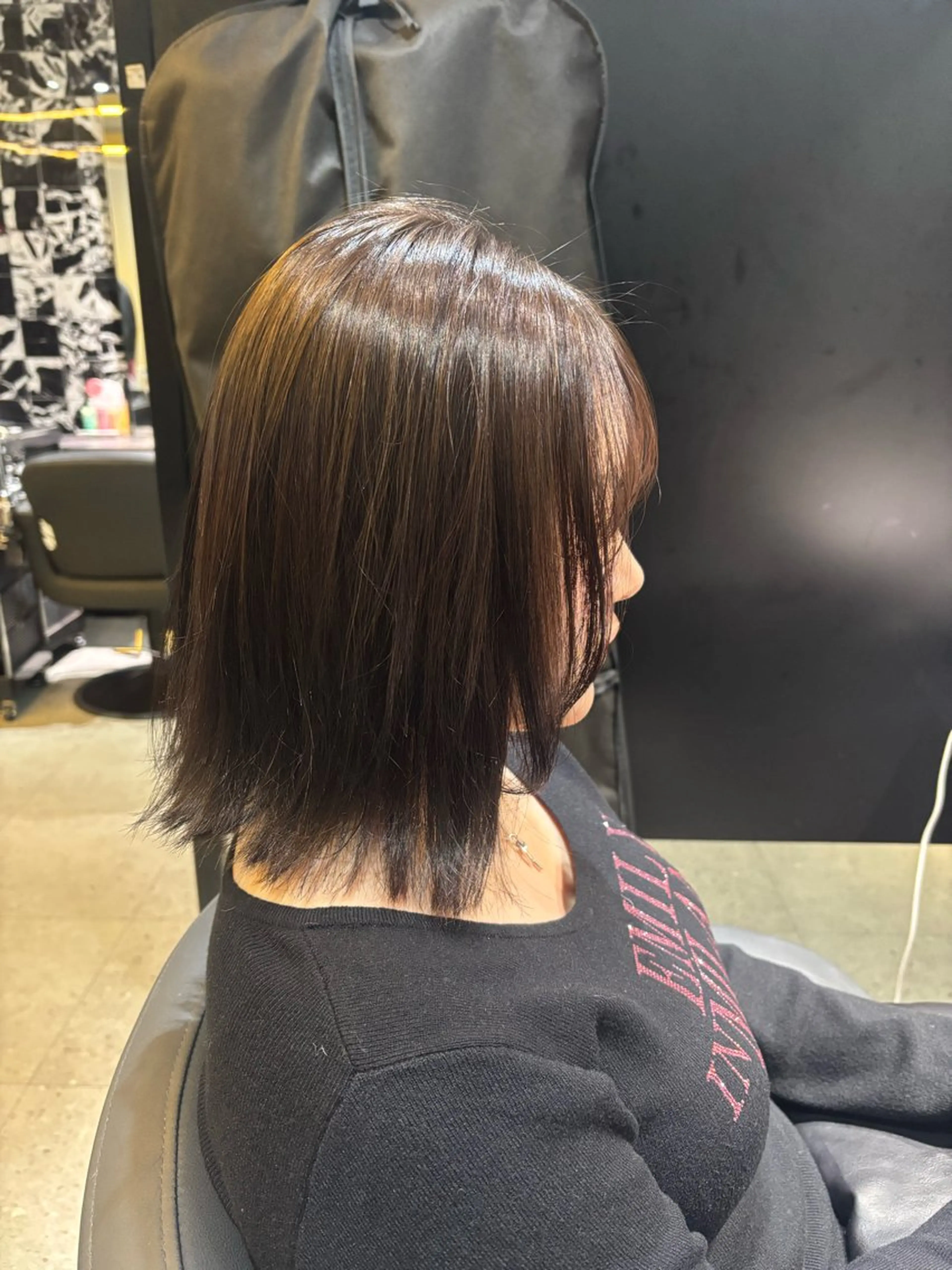 ミディアム カット ヘアカラー 佐々木 輝人のヘアスタイル