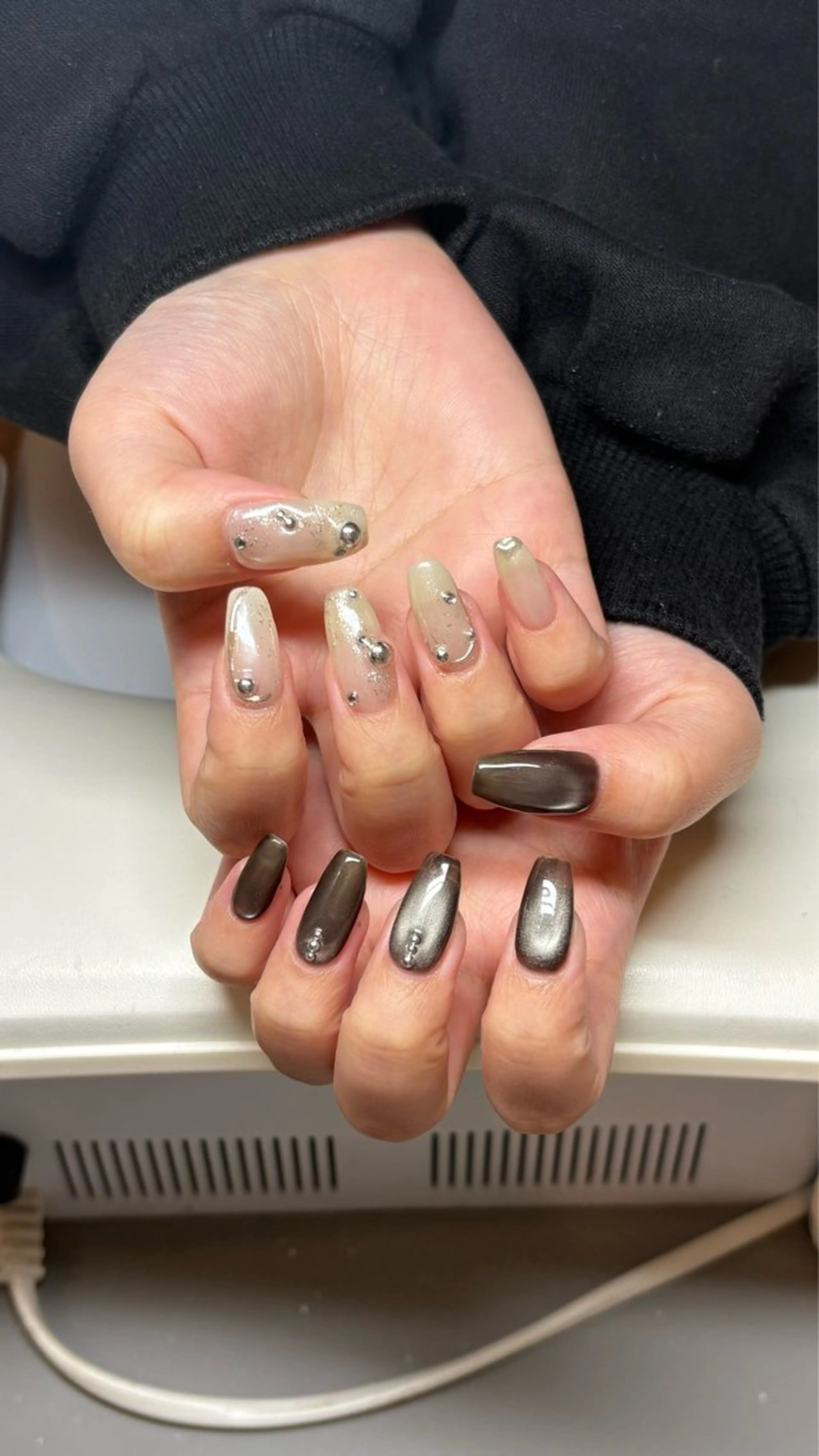 ネイル マグネットネイル ミラーネイル ニュアンスネイル ハンドネイル Lily Nailのネイルデザイン