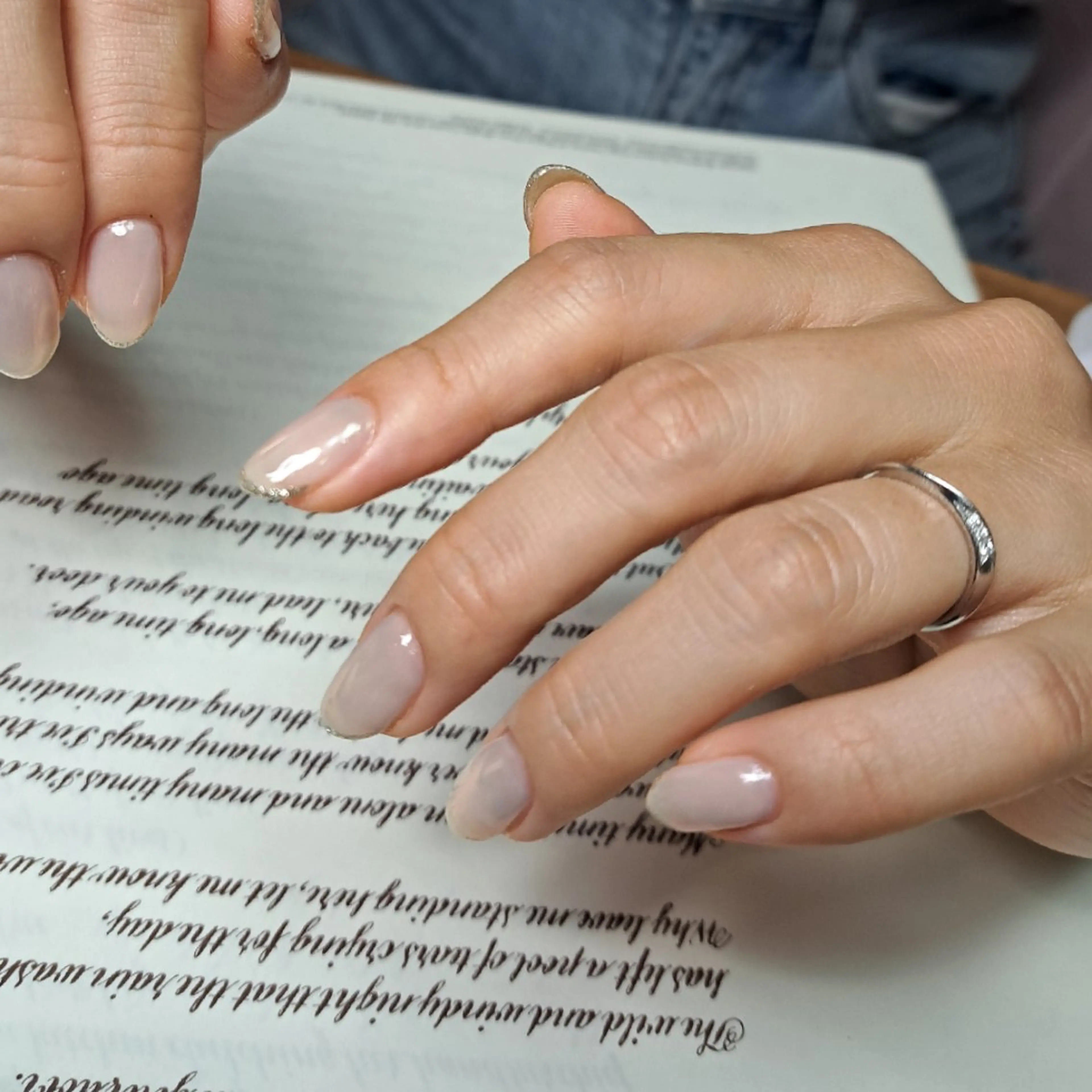 ネイル ミラーネイル HAYASHI  Nのネイルデザイン