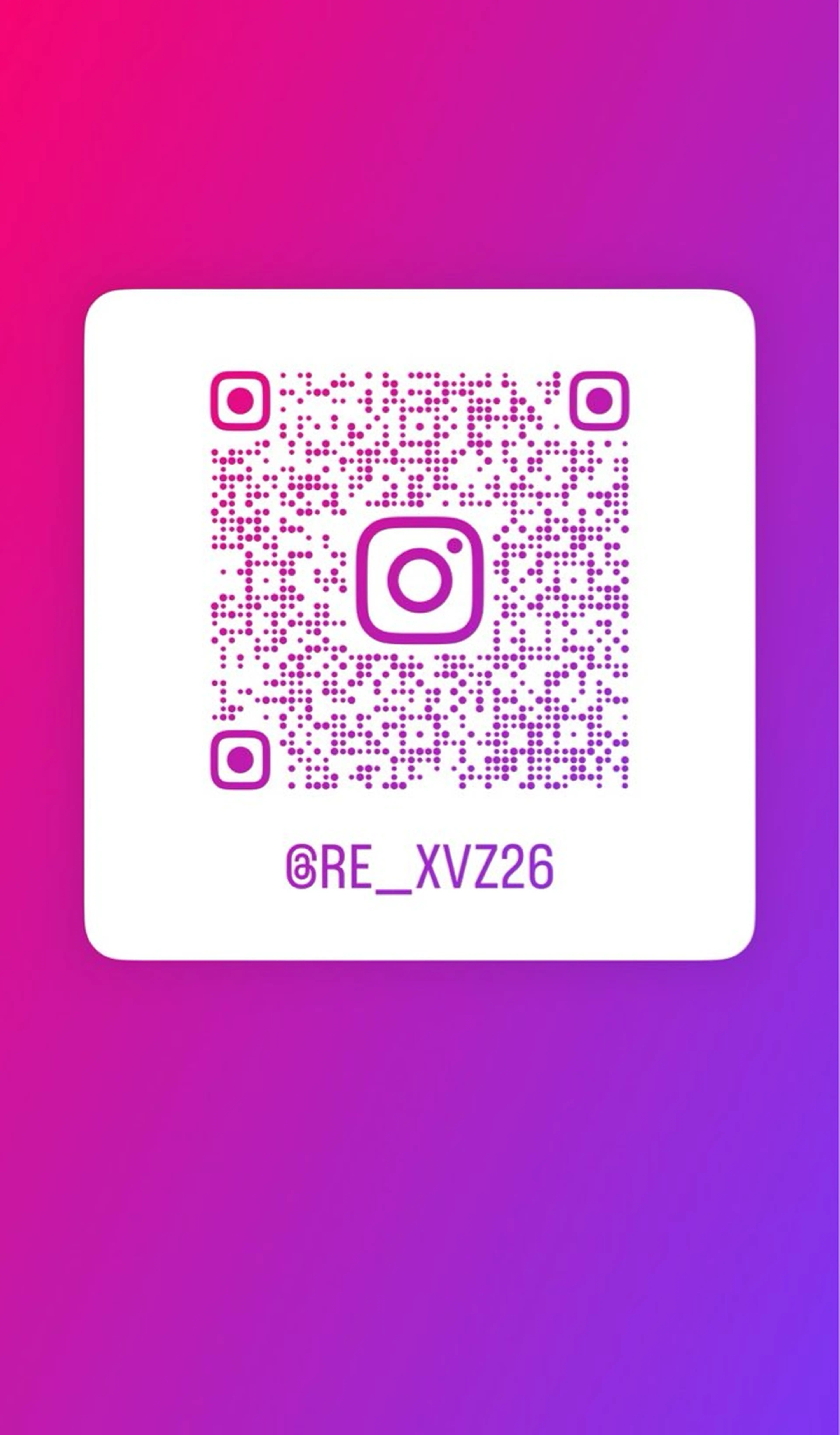 le'a スタッフのネイルデザイン