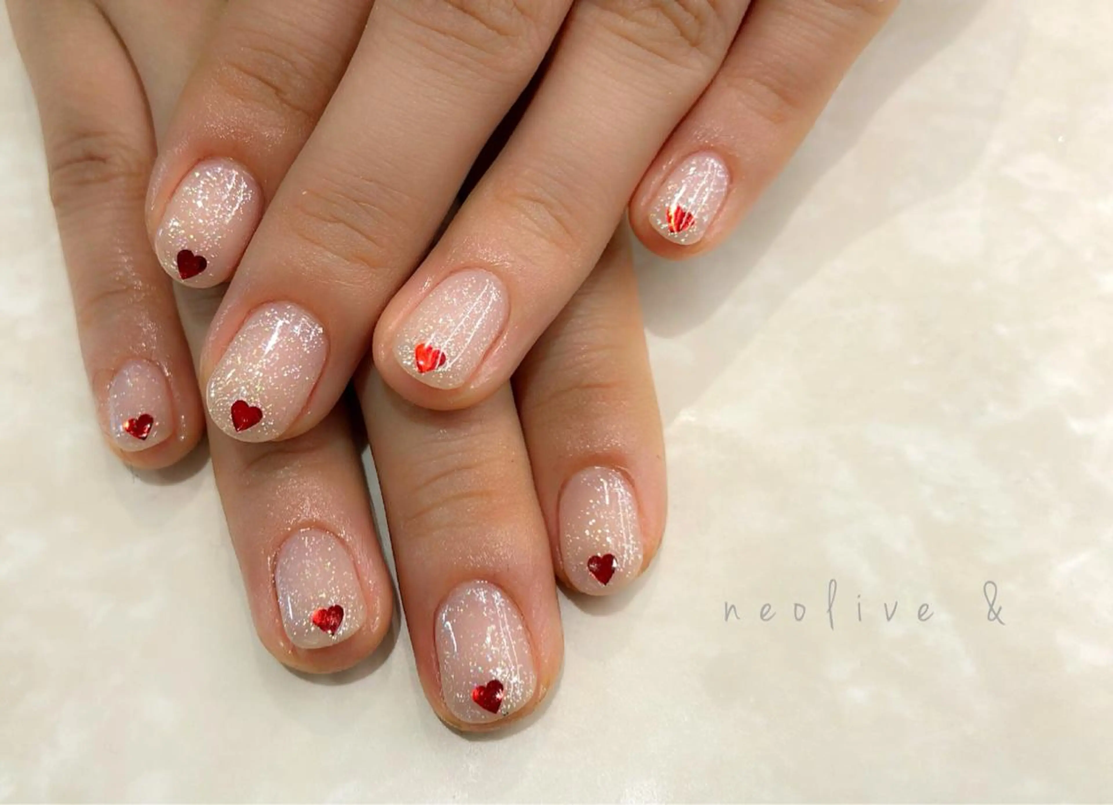 ネイル マツエク・マツパ ハート キラキラネイル ハンドネイル Yuriko Omi パラジェル/渋谷のネイルデザイン