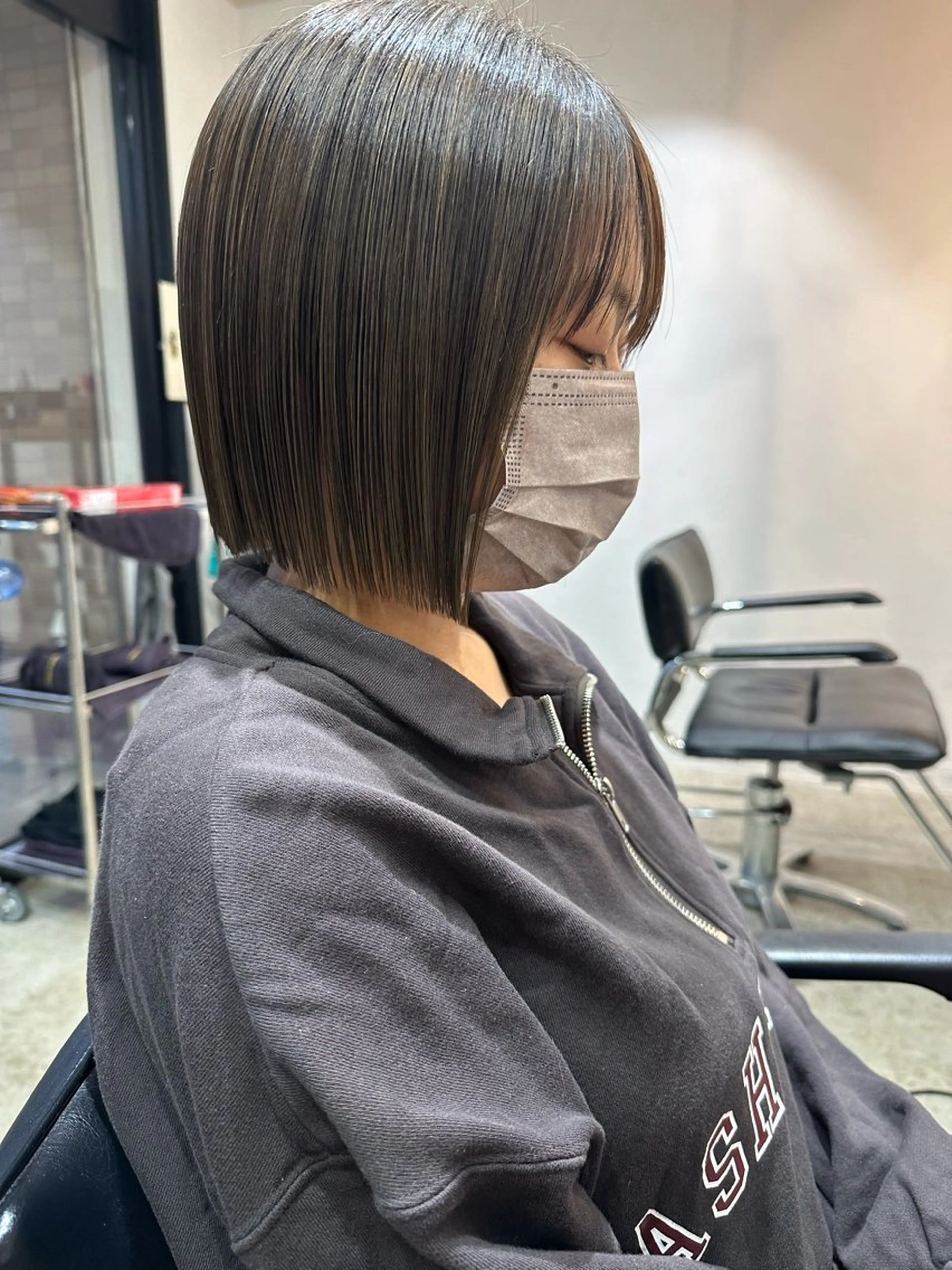 ミディアム ボブ カット ヘアカラー YURIK Aのヘアスタイル