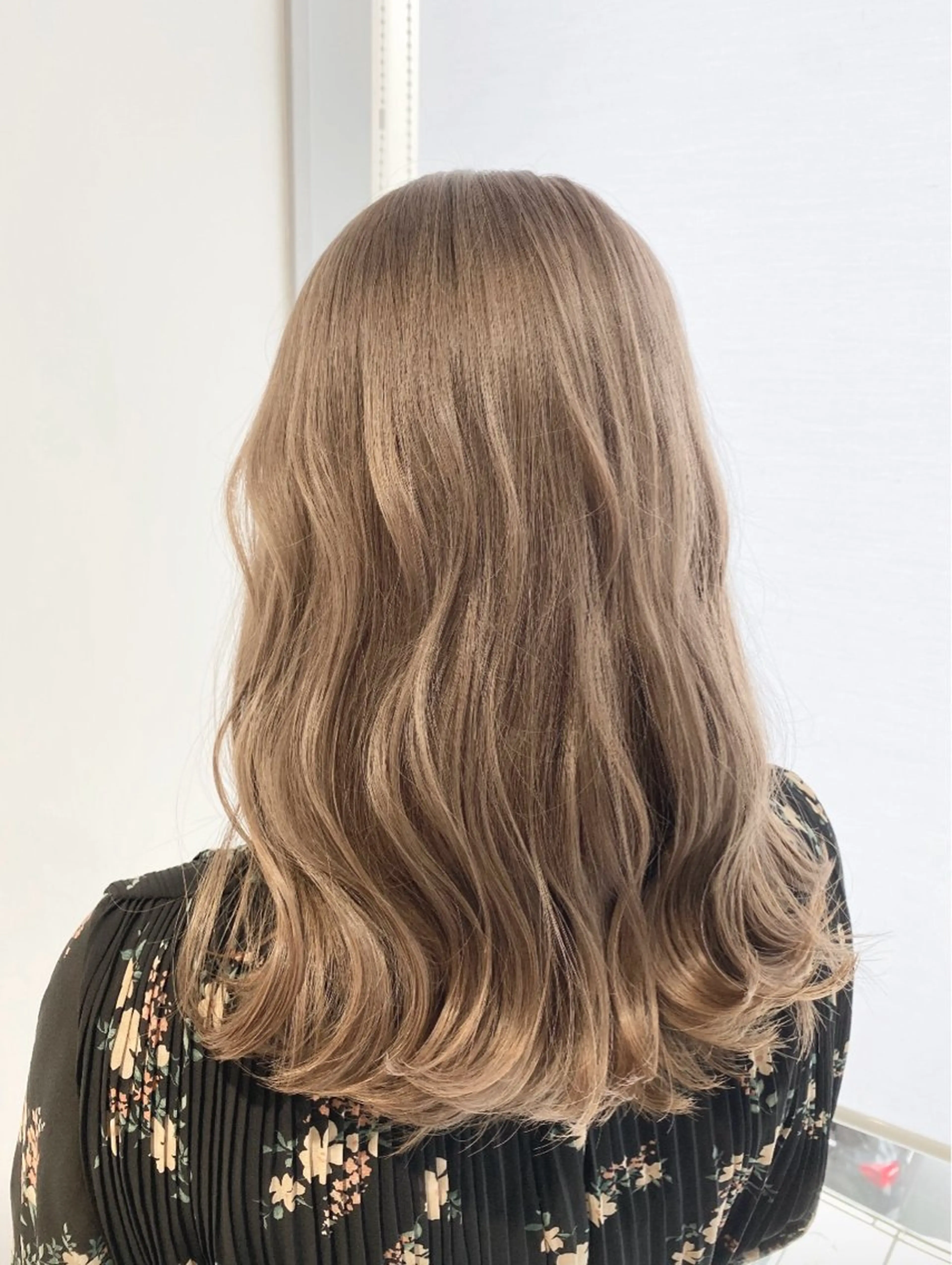 セミロング カラー M IIのヘアスタイル