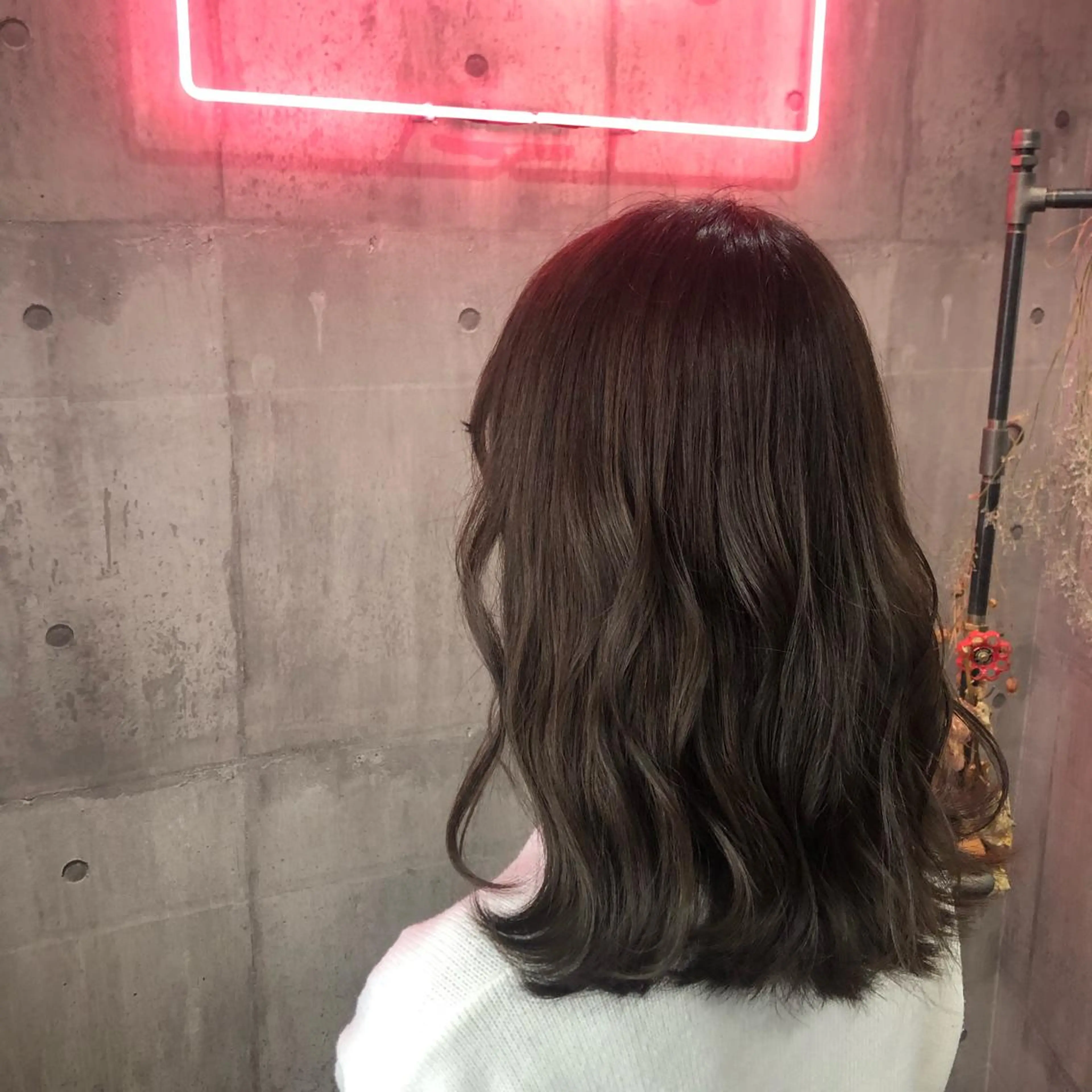 セミロング カラー ベージュカラー シルバー シルバーベージュ 髪質改善💓艶髪💓 暖色💗加藤あゆみのヘアスタイル
