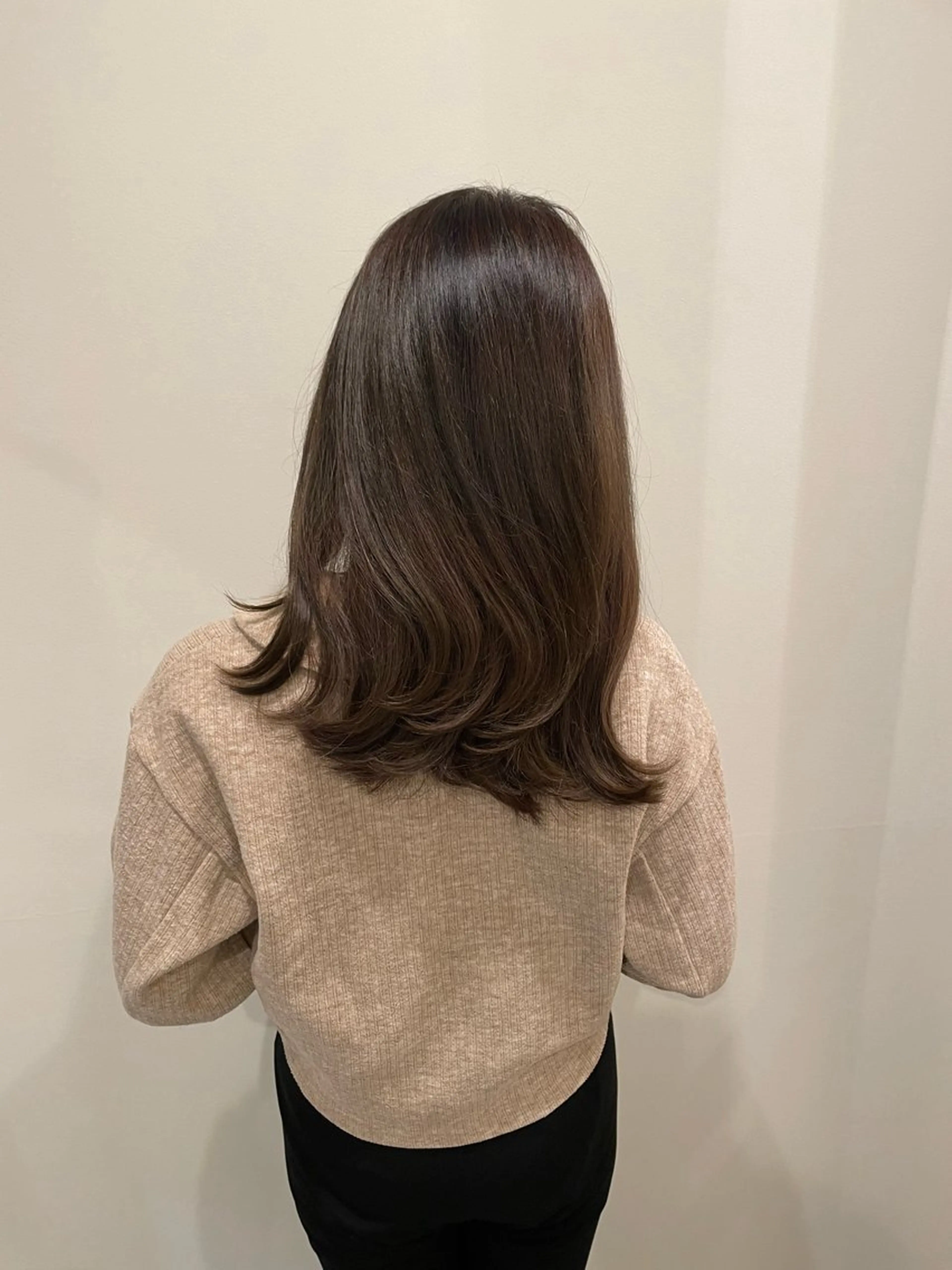 セミロング カラー グレージュ レイヤーカット トリートメント ニュアンスカラー🫧 加納のヘアスタイル