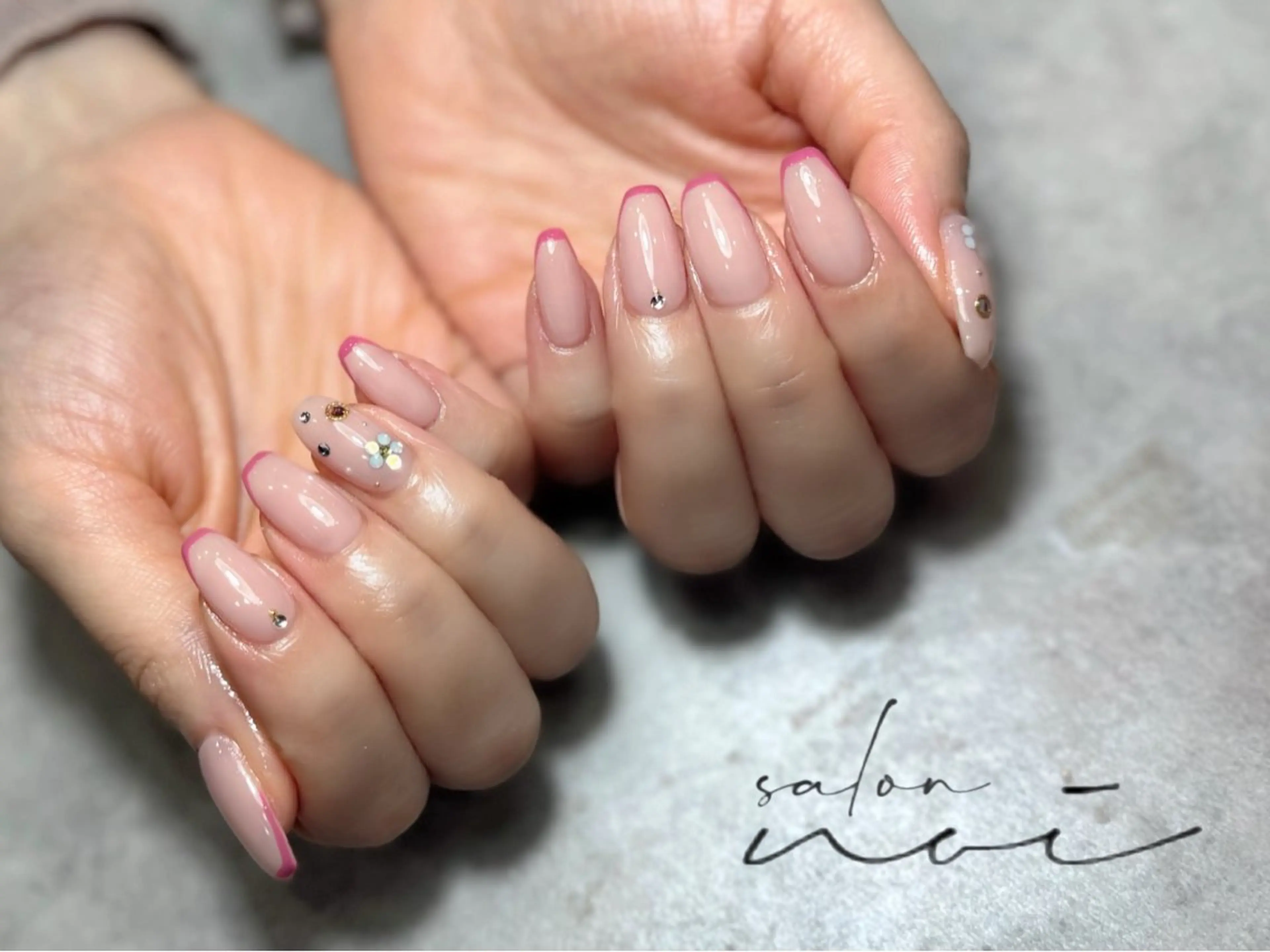 ネイル フレンチネイル ハンドネイル salon noiのネイルデザイン